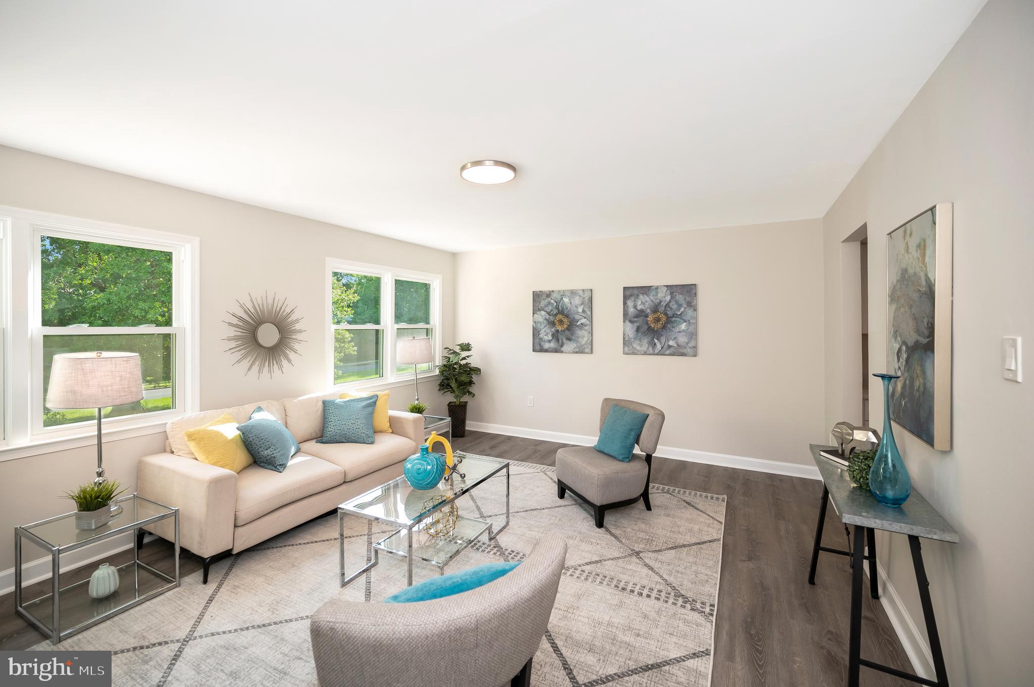 VILLAGE GATE - Residential