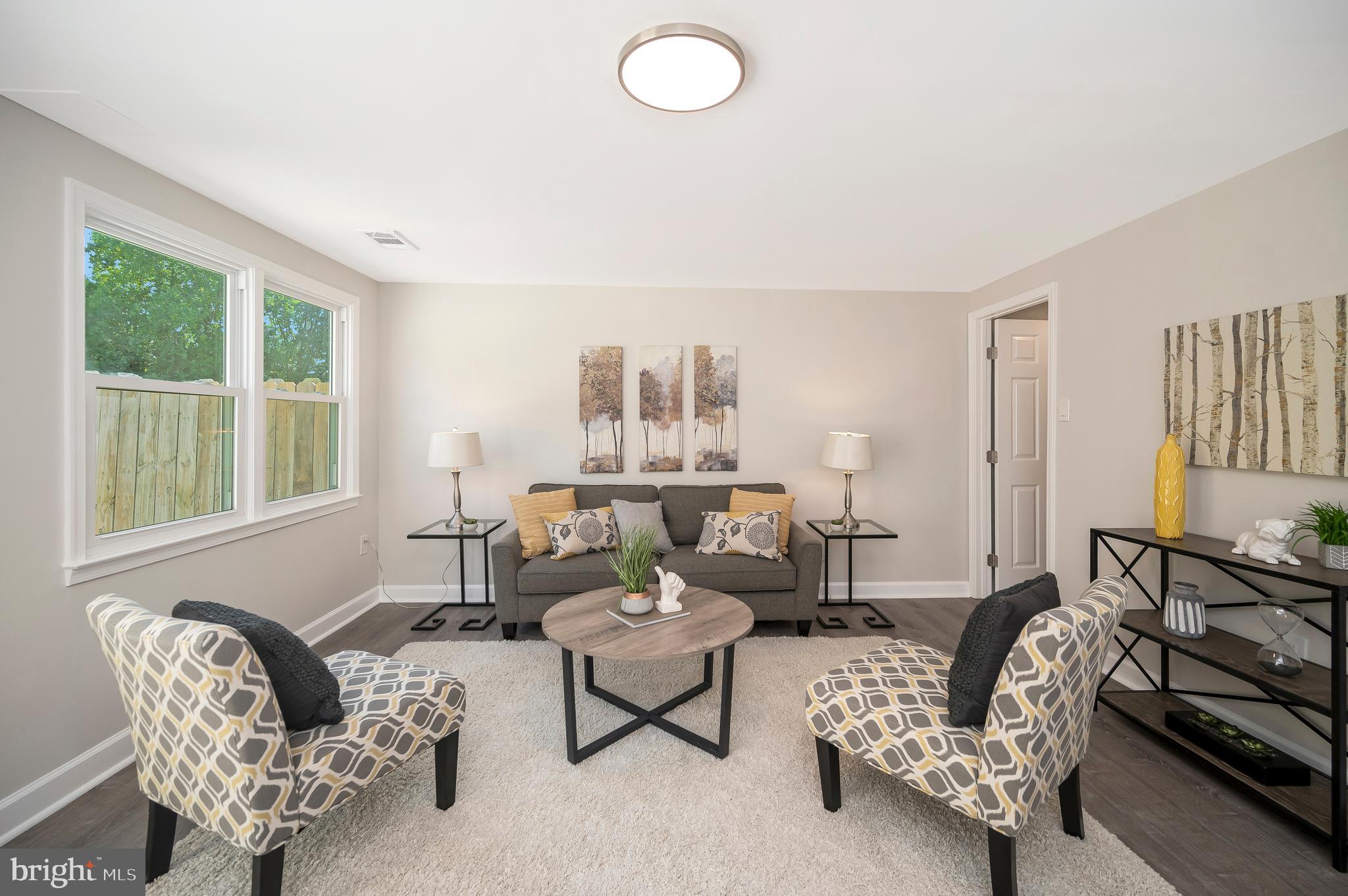 VILLAGE GATE - Residential