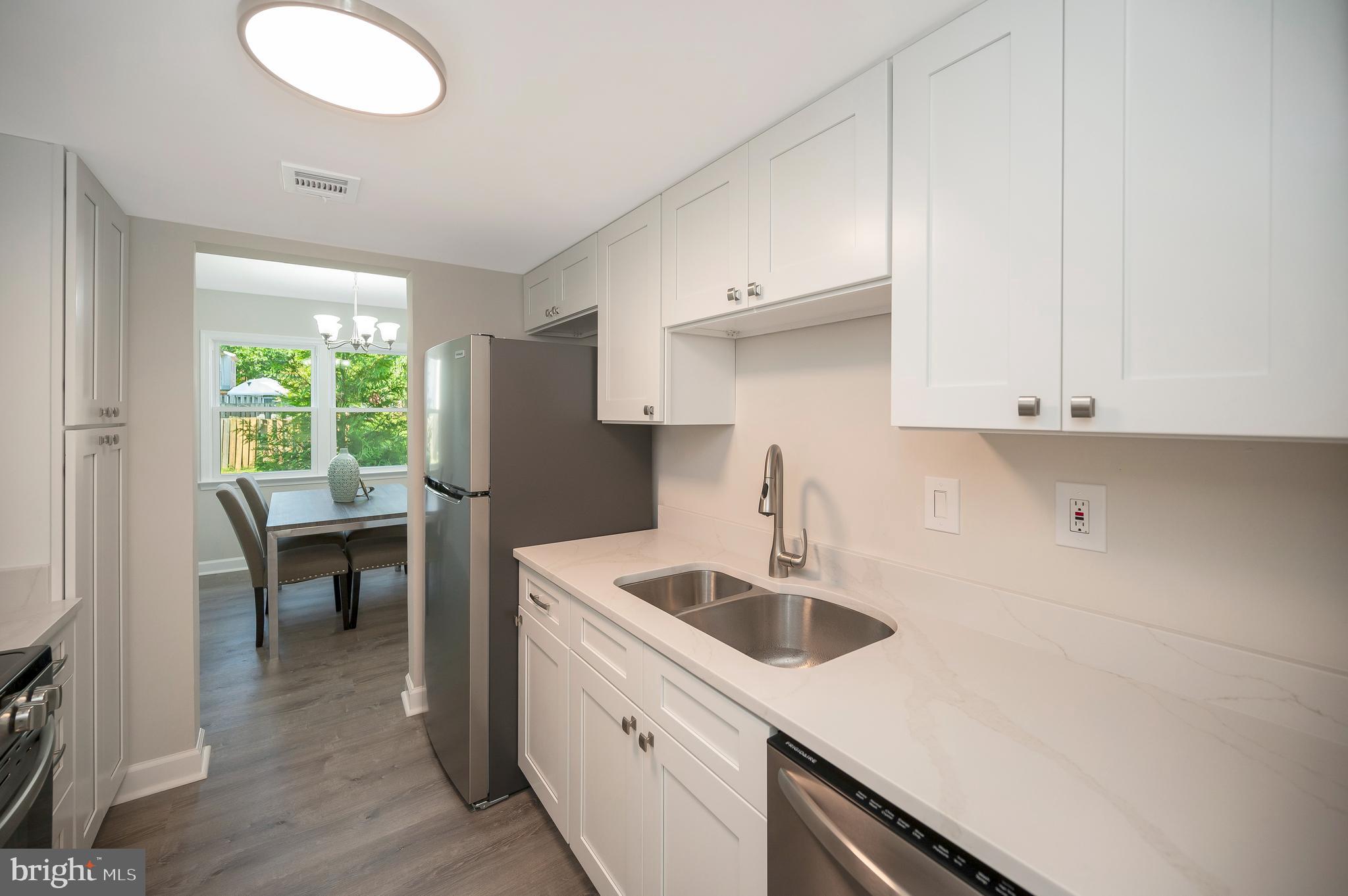 VILLAGE GATE - Residential