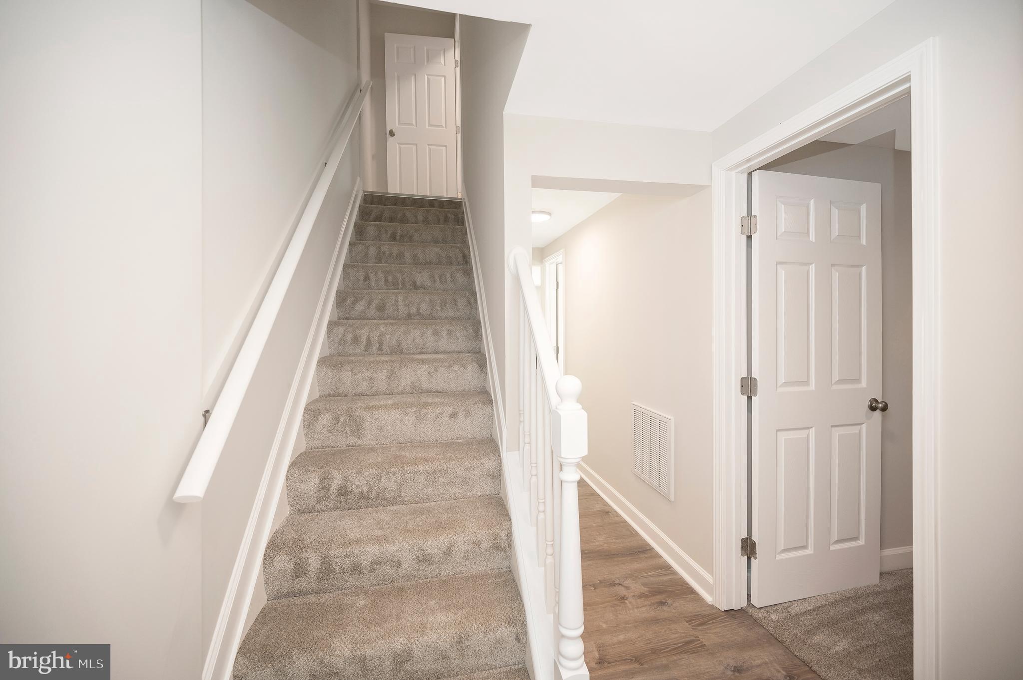 VILLAGE GATE - Residential