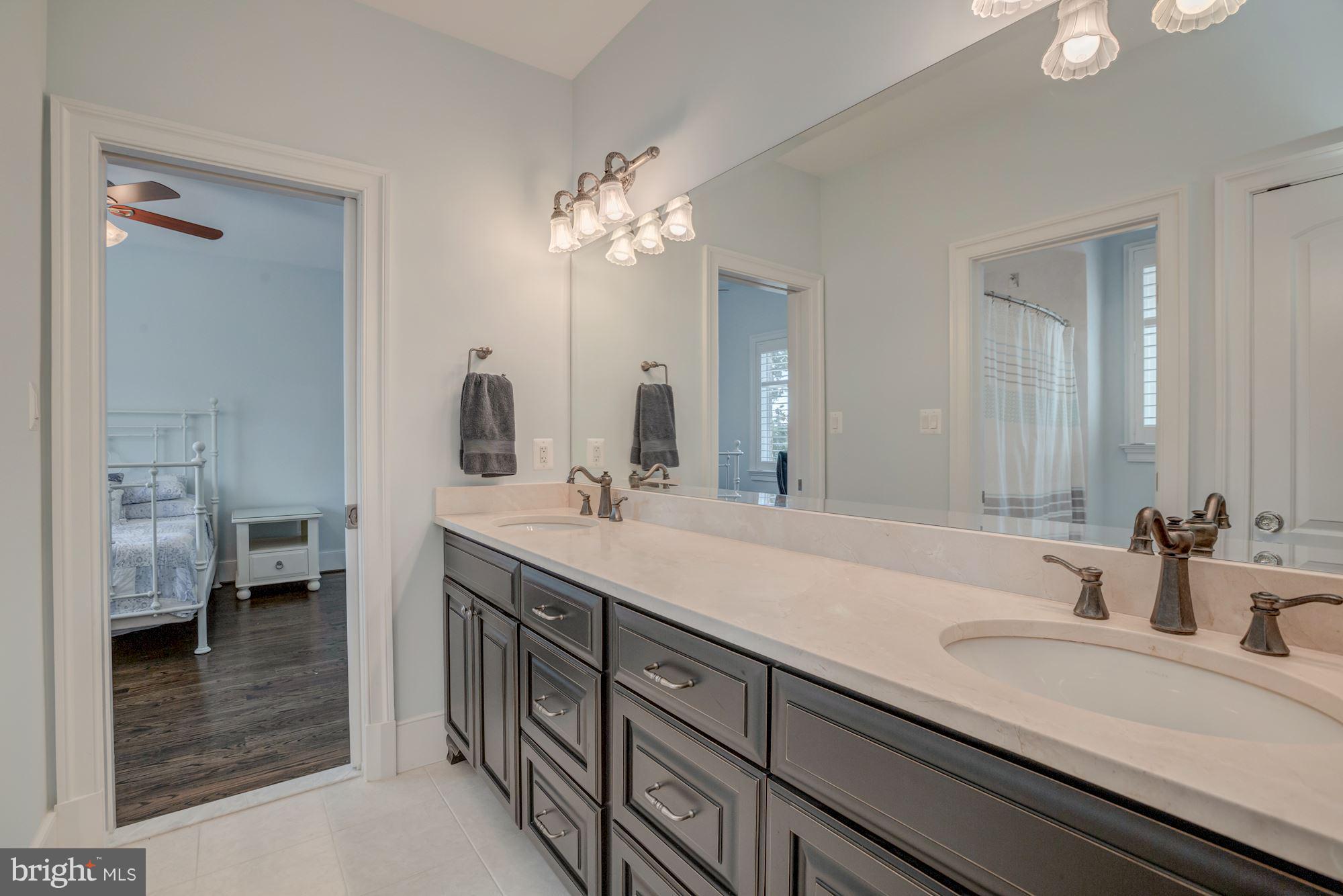 BERKSHIRE OAKWOOD - Residential