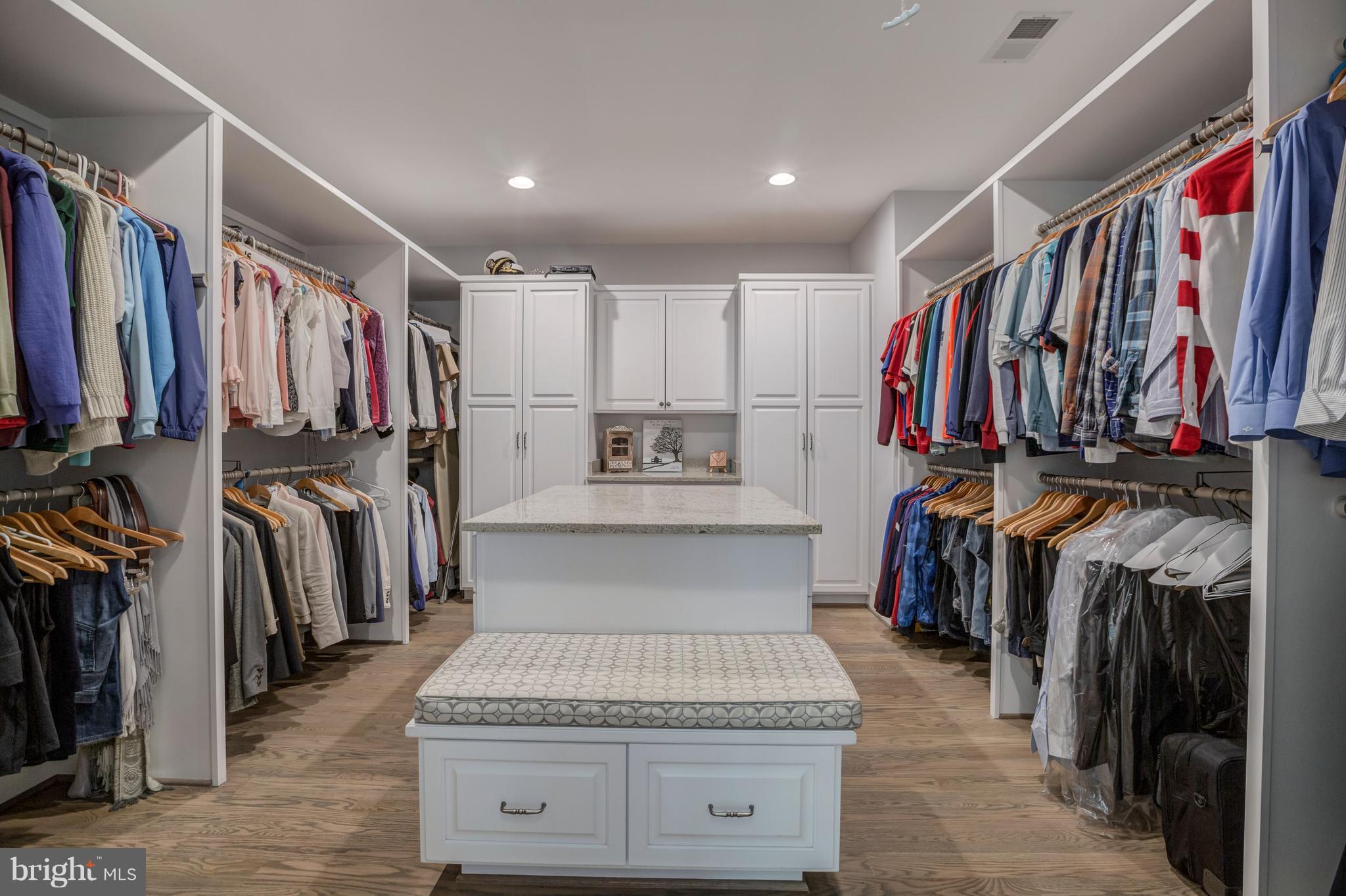 BERKSHIRE OAKWOOD - Residential