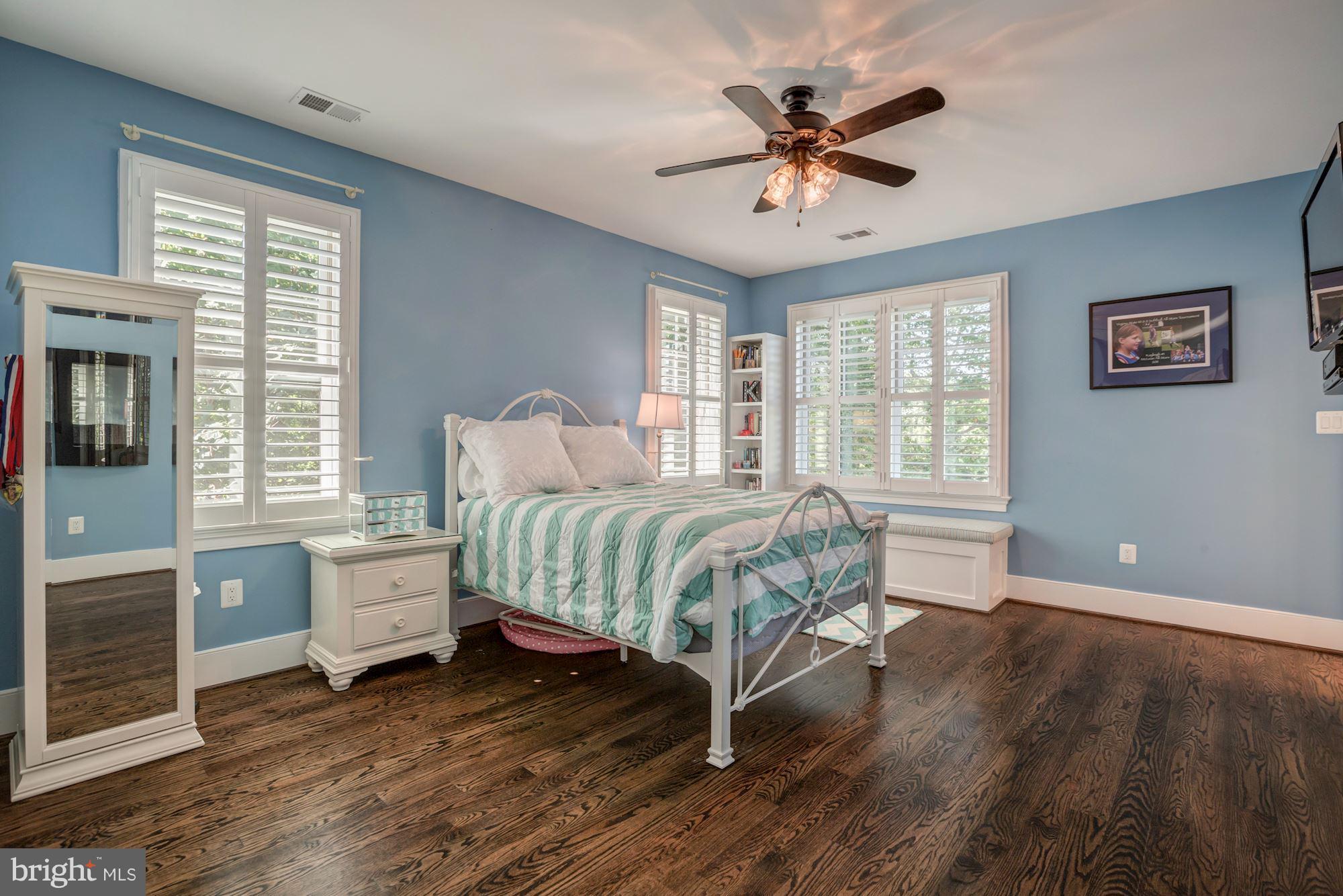 BERKSHIRE OAKWOOD - Residential