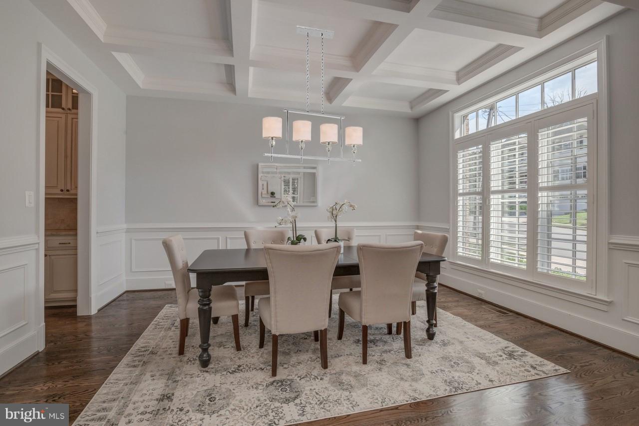 BERKSHIRE OAKWOOD - Residential