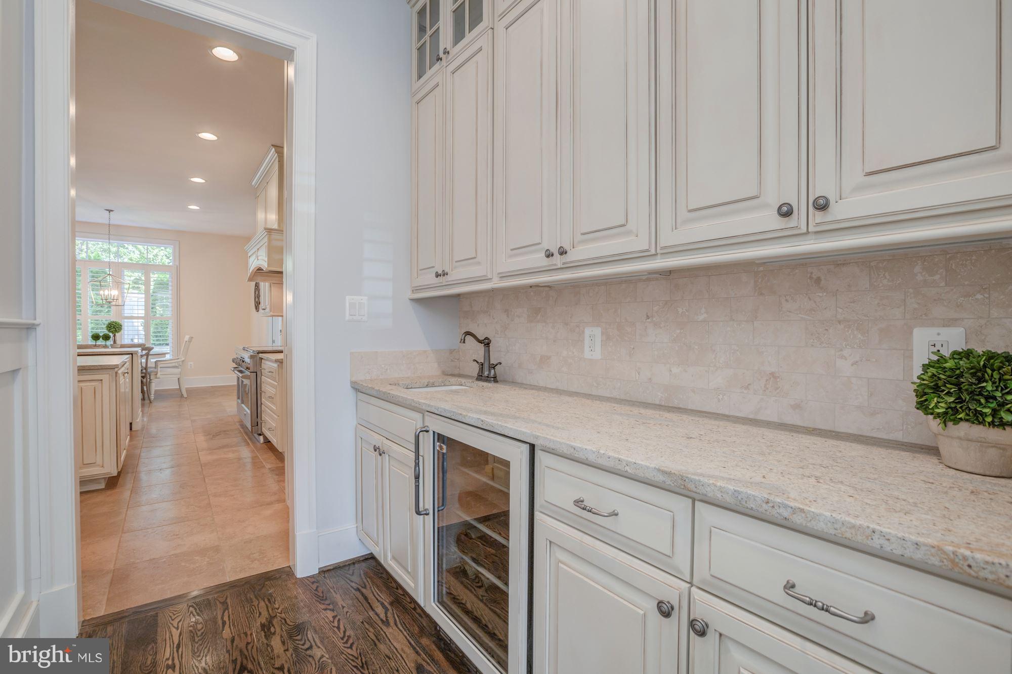 BERKSHIRE OAKWOOD - Residential