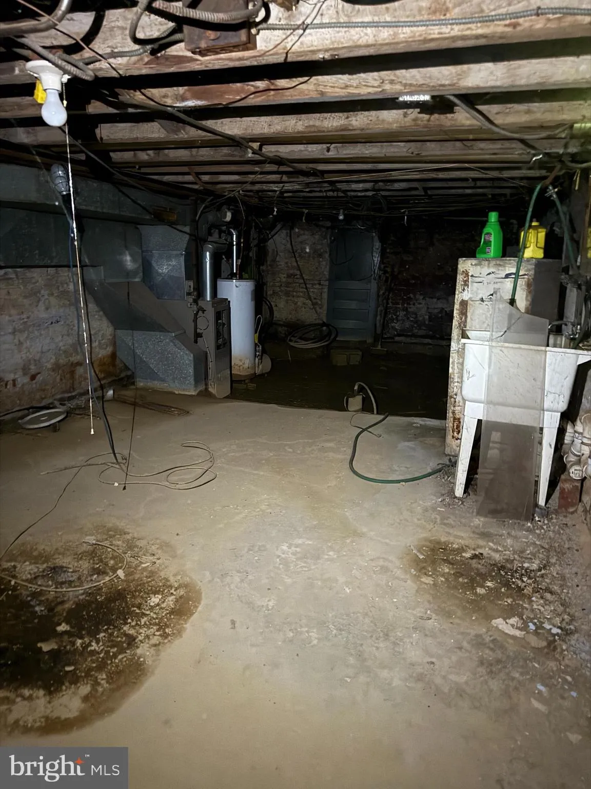 Baltimore, Maryland 21224, United States, 3 Bedrooms Bedrooms, ,1 BathroomBathrooms,Residential,Pending,185000