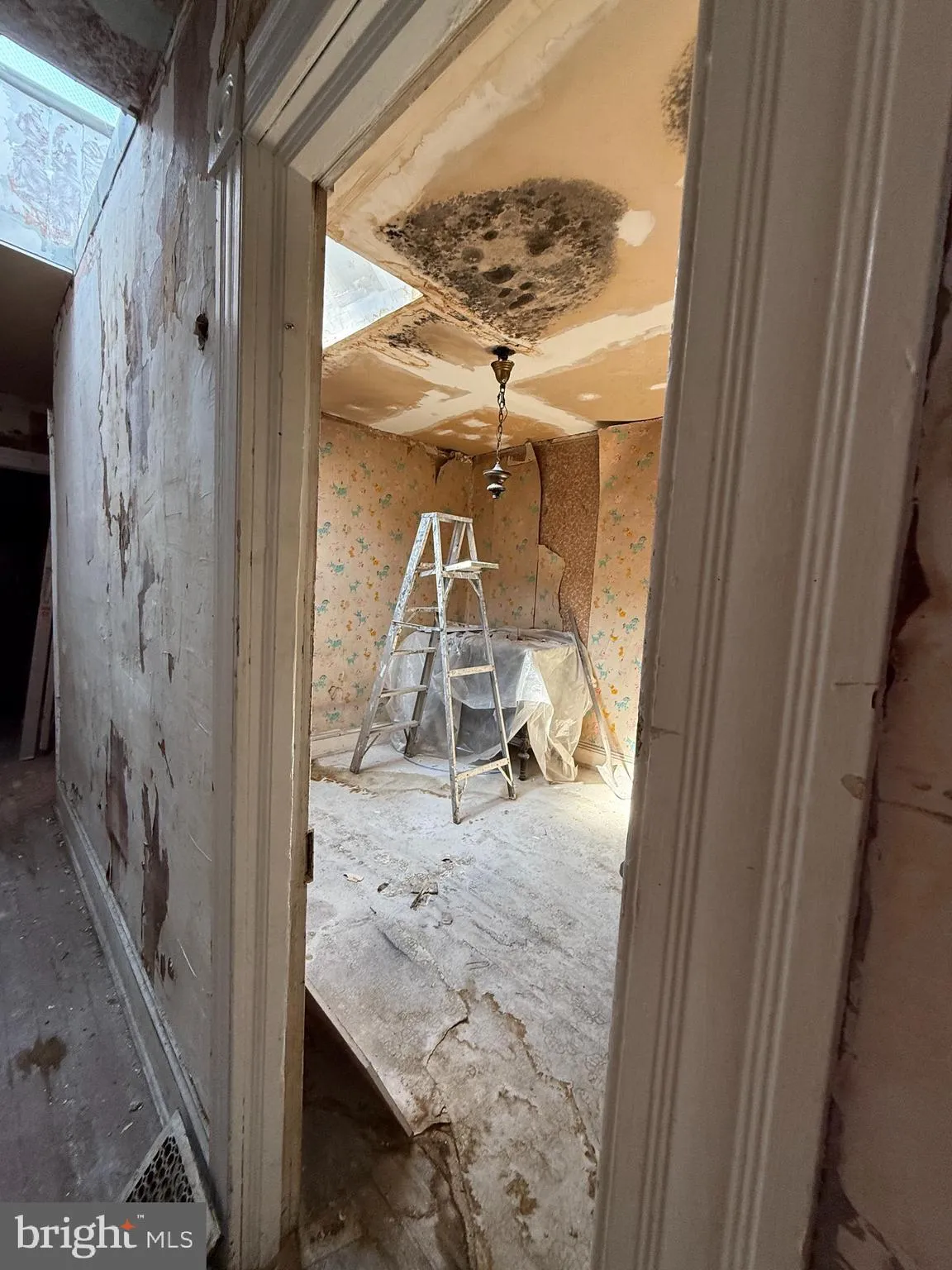 Baltimore, Maryland 21224, United States, 3 Bedrooms Bedrooms, ,1 BathroomBathrooms,Residential,Pending,185000