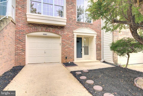 Townhouse For Sale - 20867 Trinity Square<br/> Loudoun County, STERLING, VA 20165