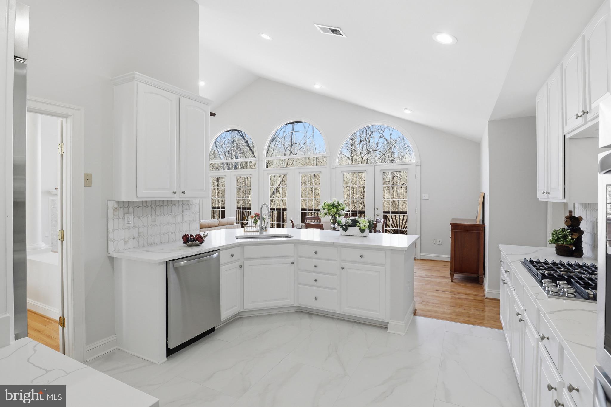 WILLOWS OF POTOMAC - Residential