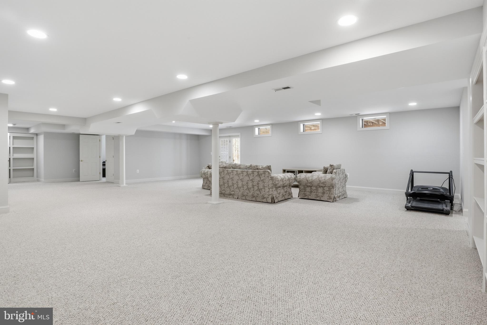 WILLOWS OF POTOMAC - Residential