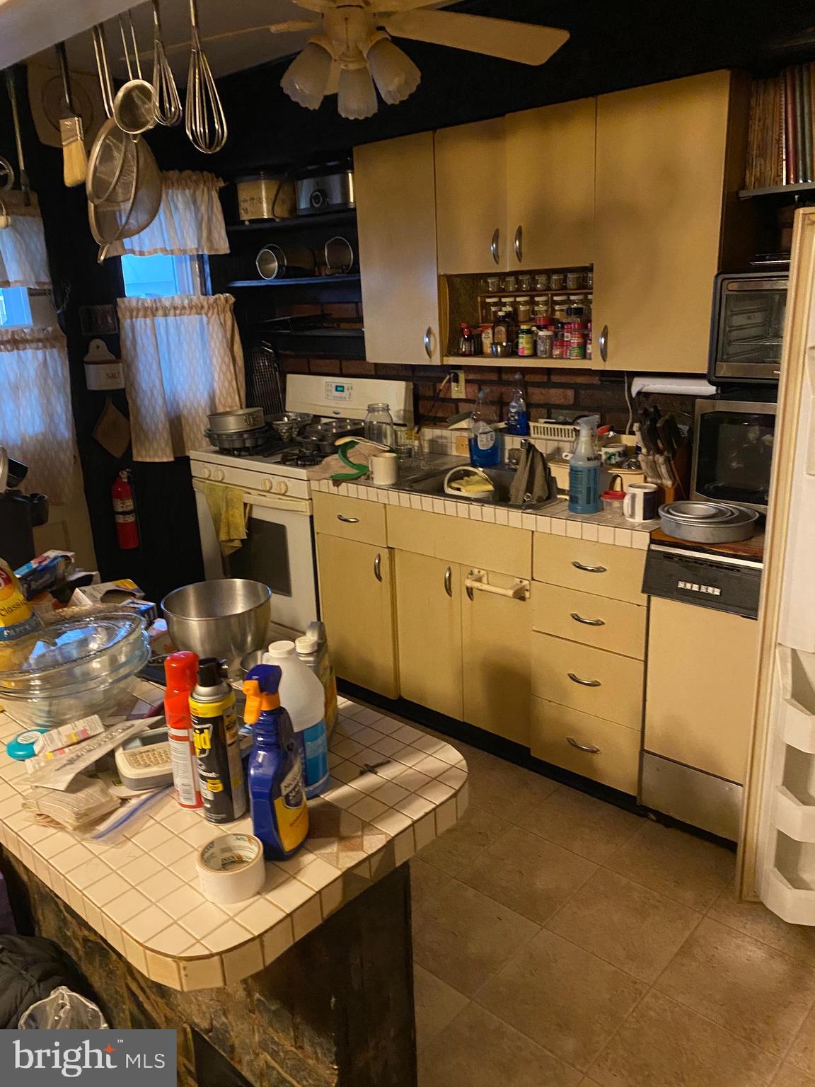 GRAY MANOR HOMES - Residential