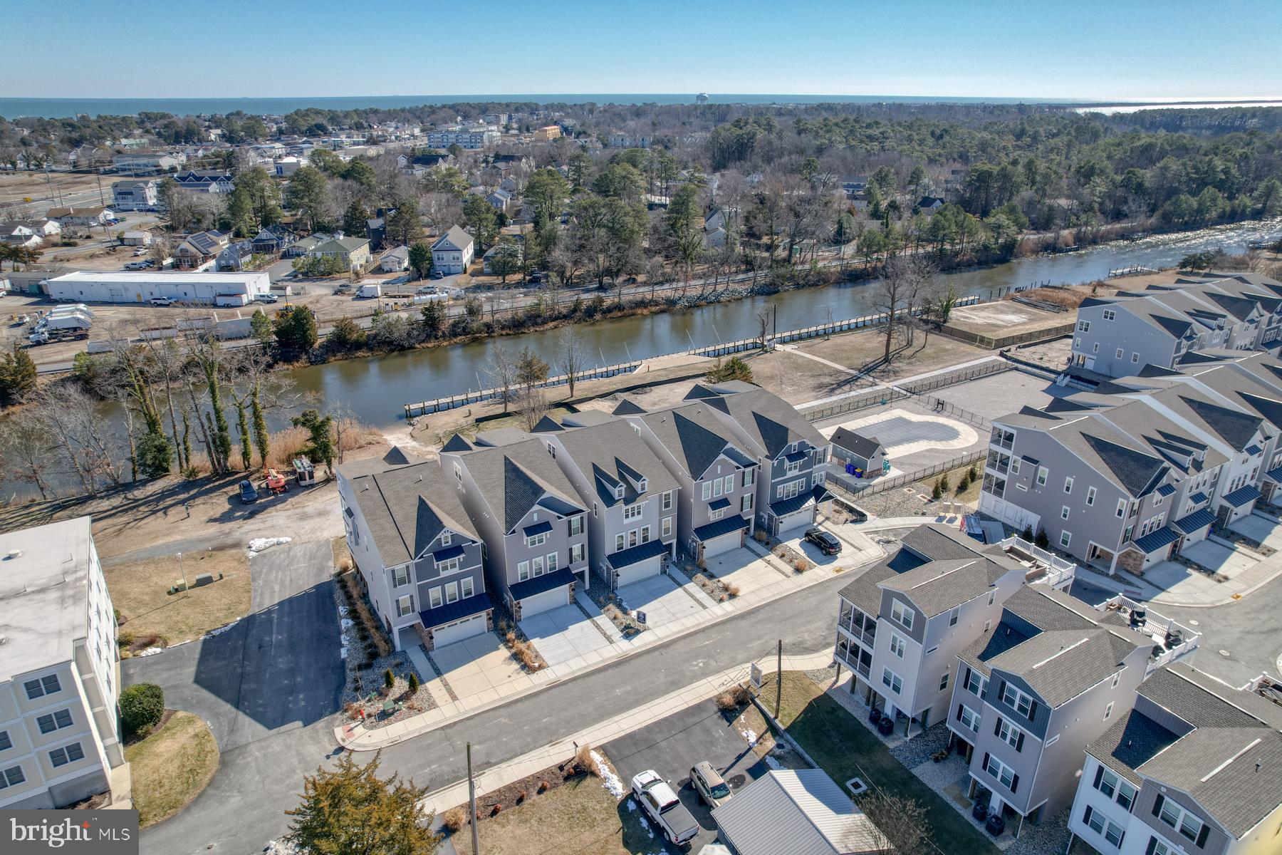 OYSTER HOUSE VILLAGE - Residential