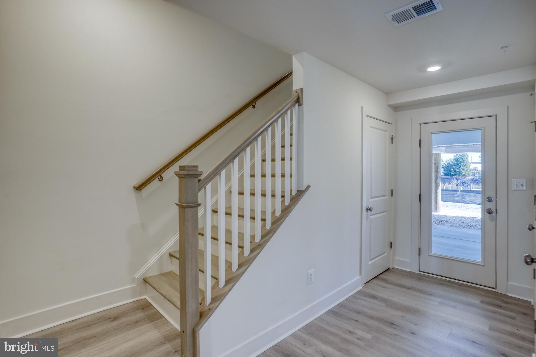 OYSTER HOUSE VILLAGE - Residential