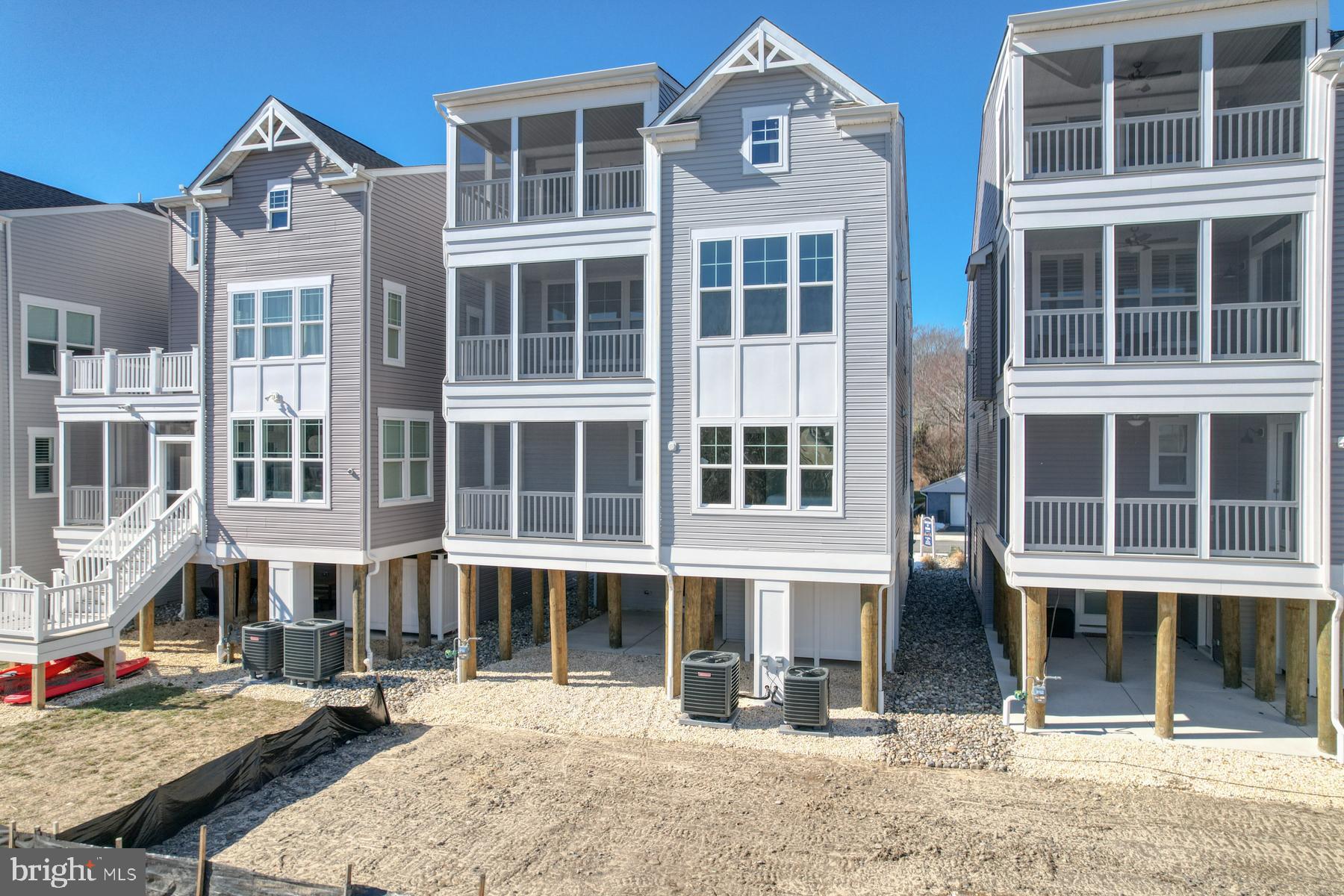 OYSTER HOUSE VILLAGE - Residential