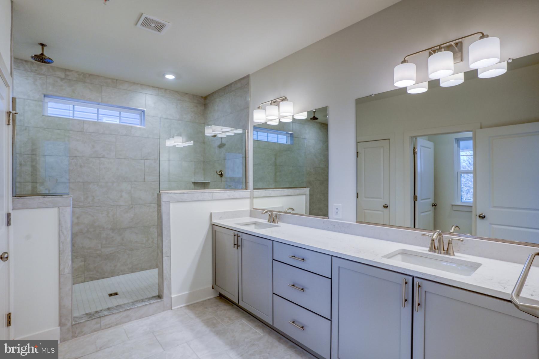 OYSTER HOUSE VILLAGE - Residential