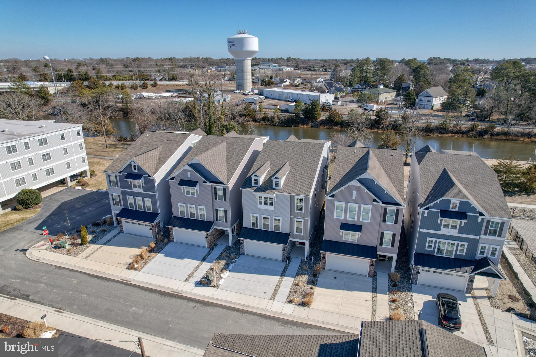 OYSTER HOUSE VILLAGE - Residential