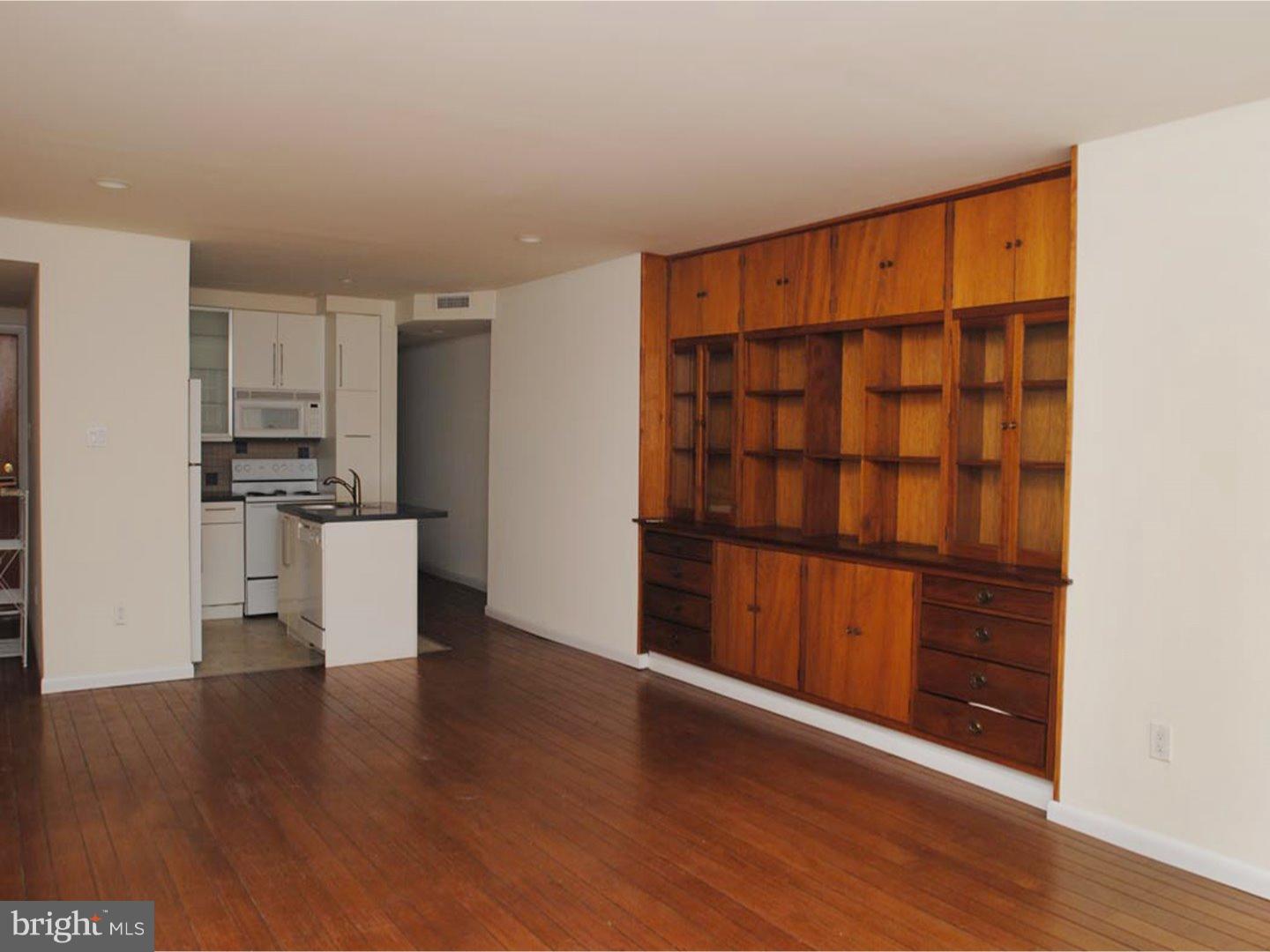 RITTENHOUSE SQUARE - Residential Income