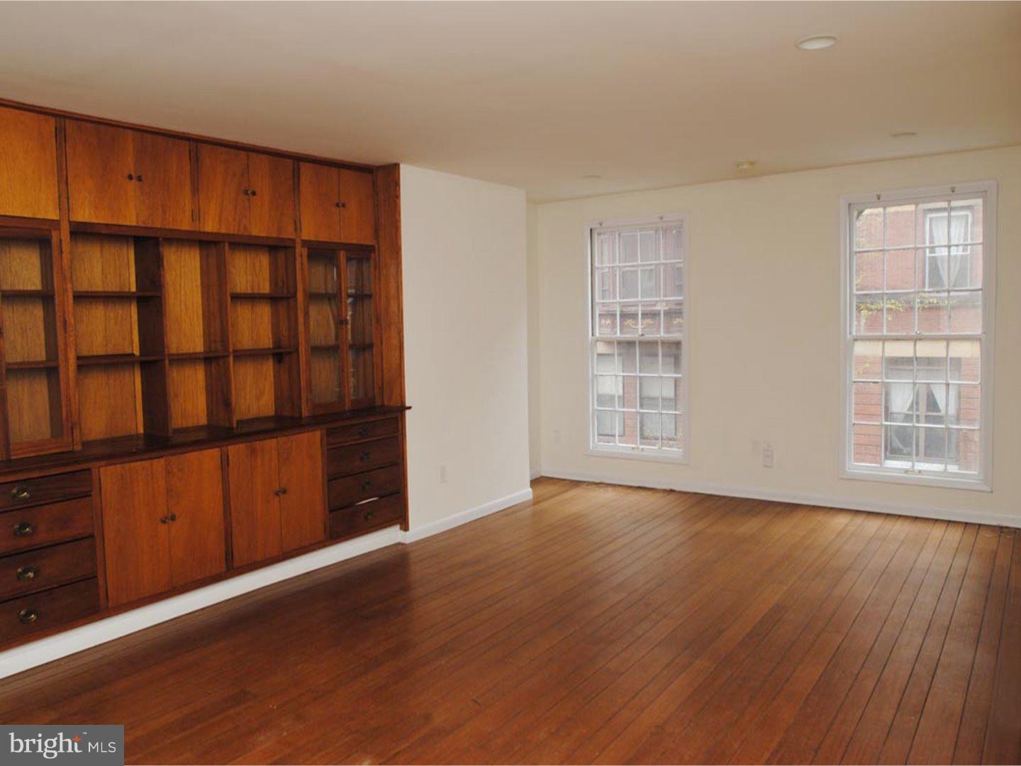 RITTENHOUSE SQUARE - Residential Income