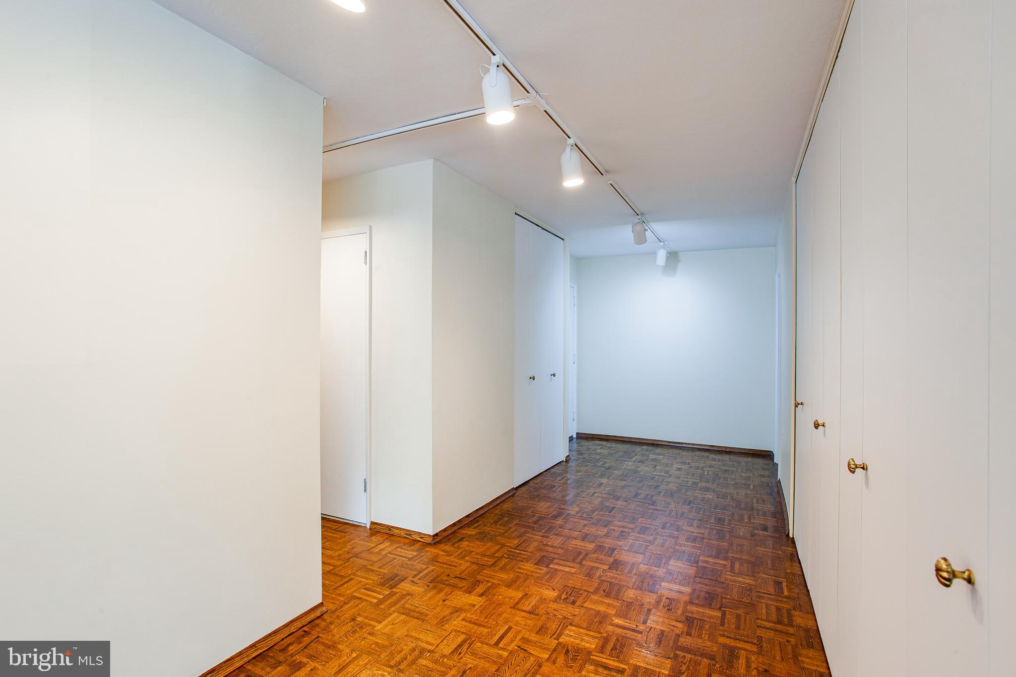 FAIRMOUNT - Residential