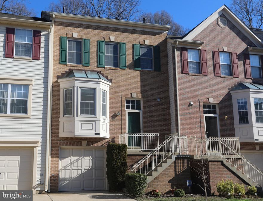 Buyer Financing fell through. Back on the Market!
Overlooking the Walden Golf Course, is this large 3 bedroom 2 full and 2 half bath Townhome with Master Suite with Loft!   Features include, Large Kitchen with Bay window &  Table Space, Formal Dining,  Large Living room, Deck and Patio overlooking the golf course. family room and garage.  Master Suite offers the rare loft with skylights.