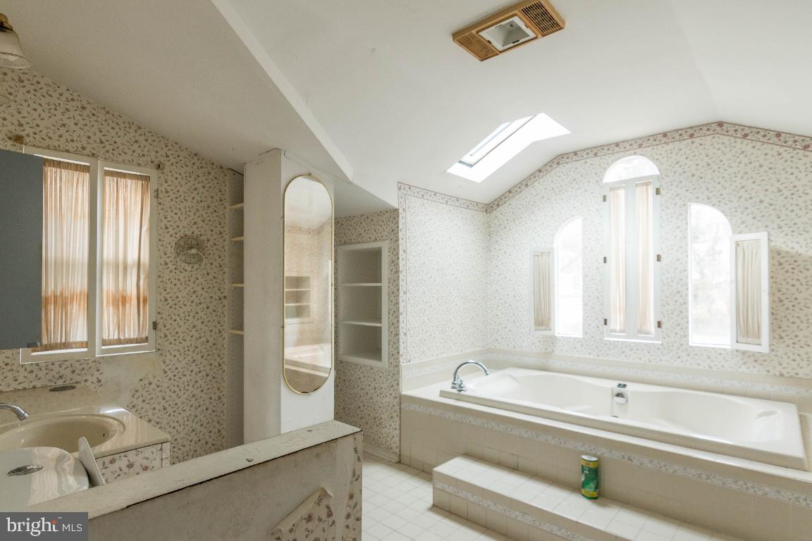 OVERLEA - Residential