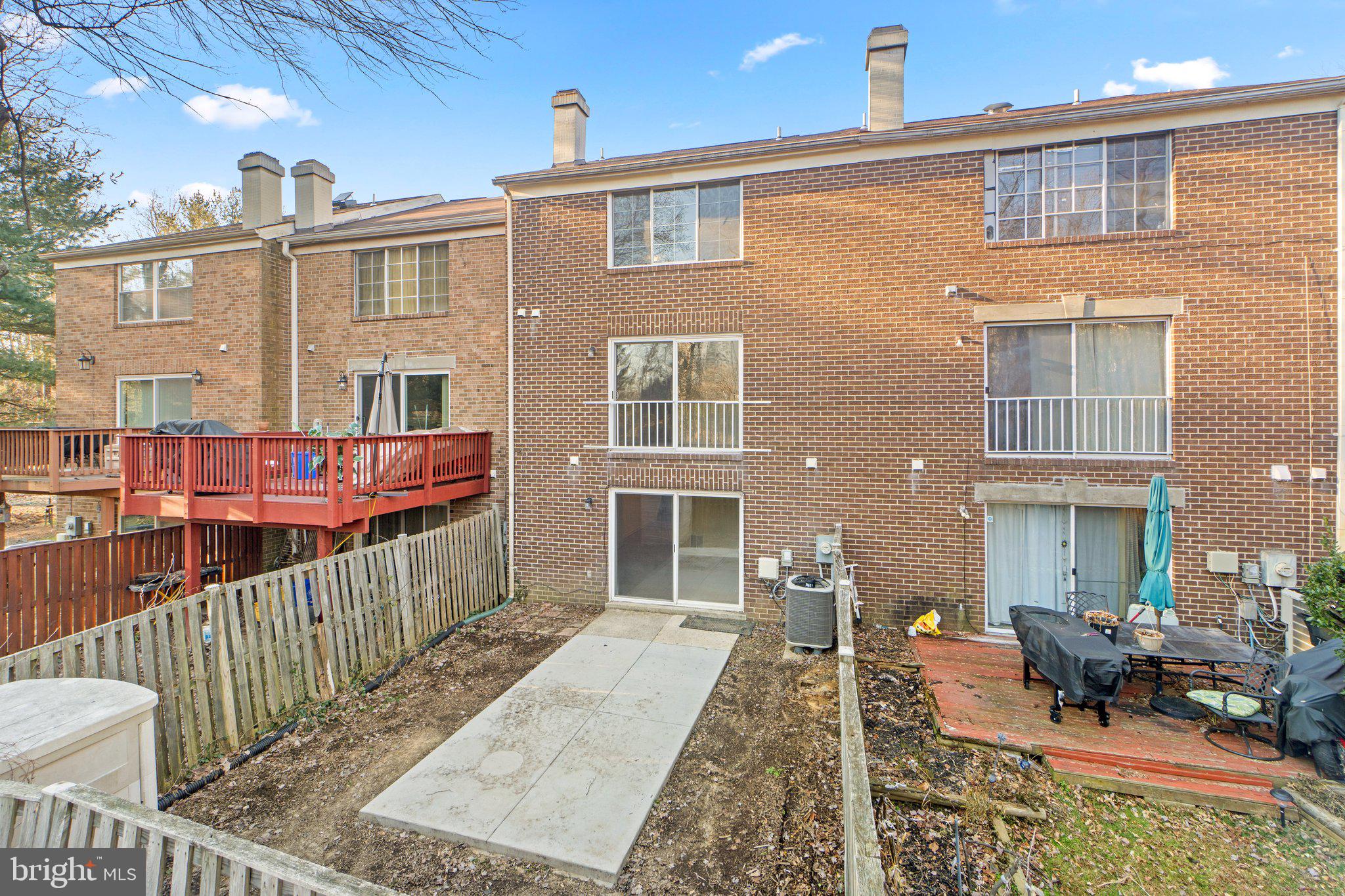 DUMONT OAKS - Residential Lease