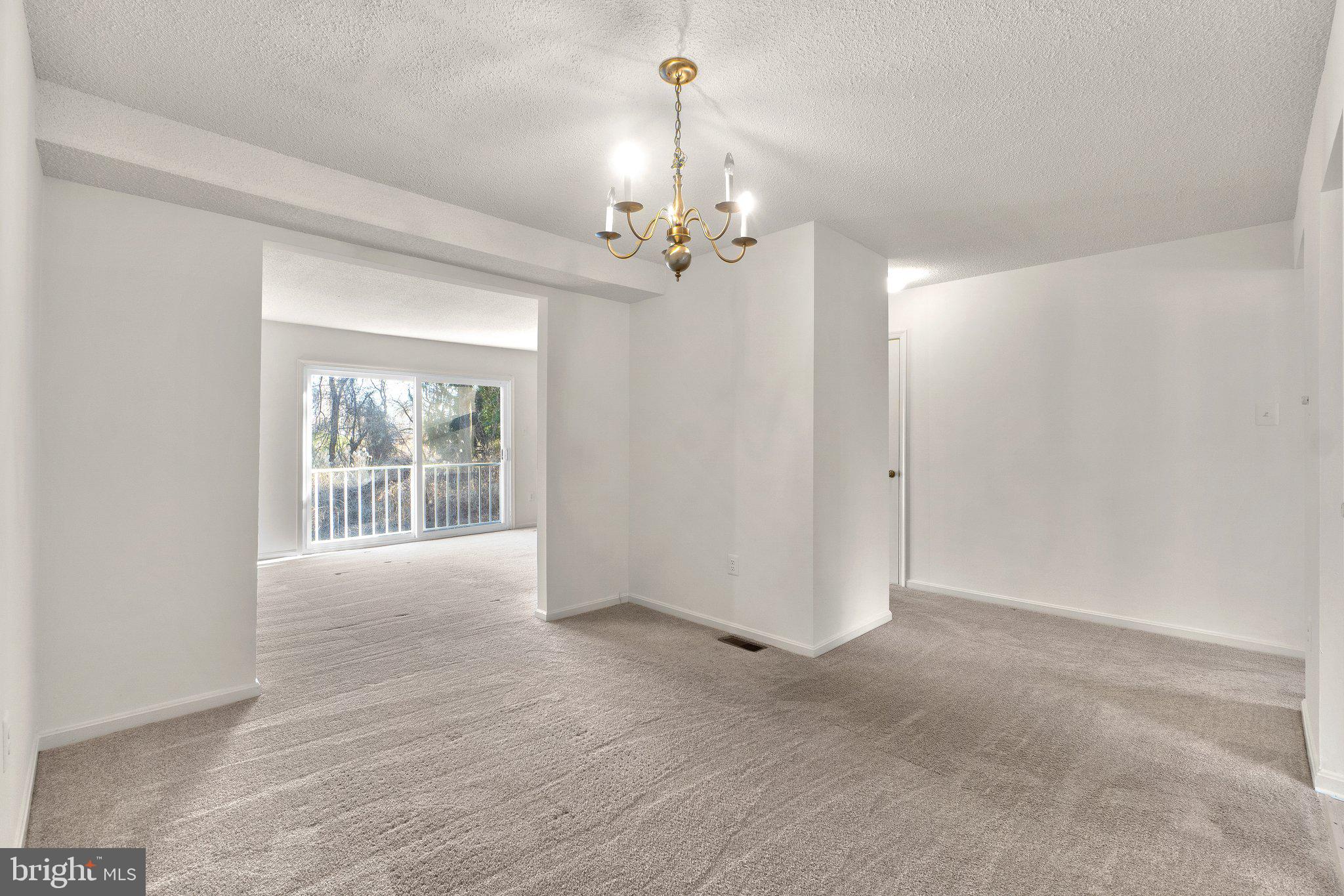 DUMONT OAKS - Residential Lease