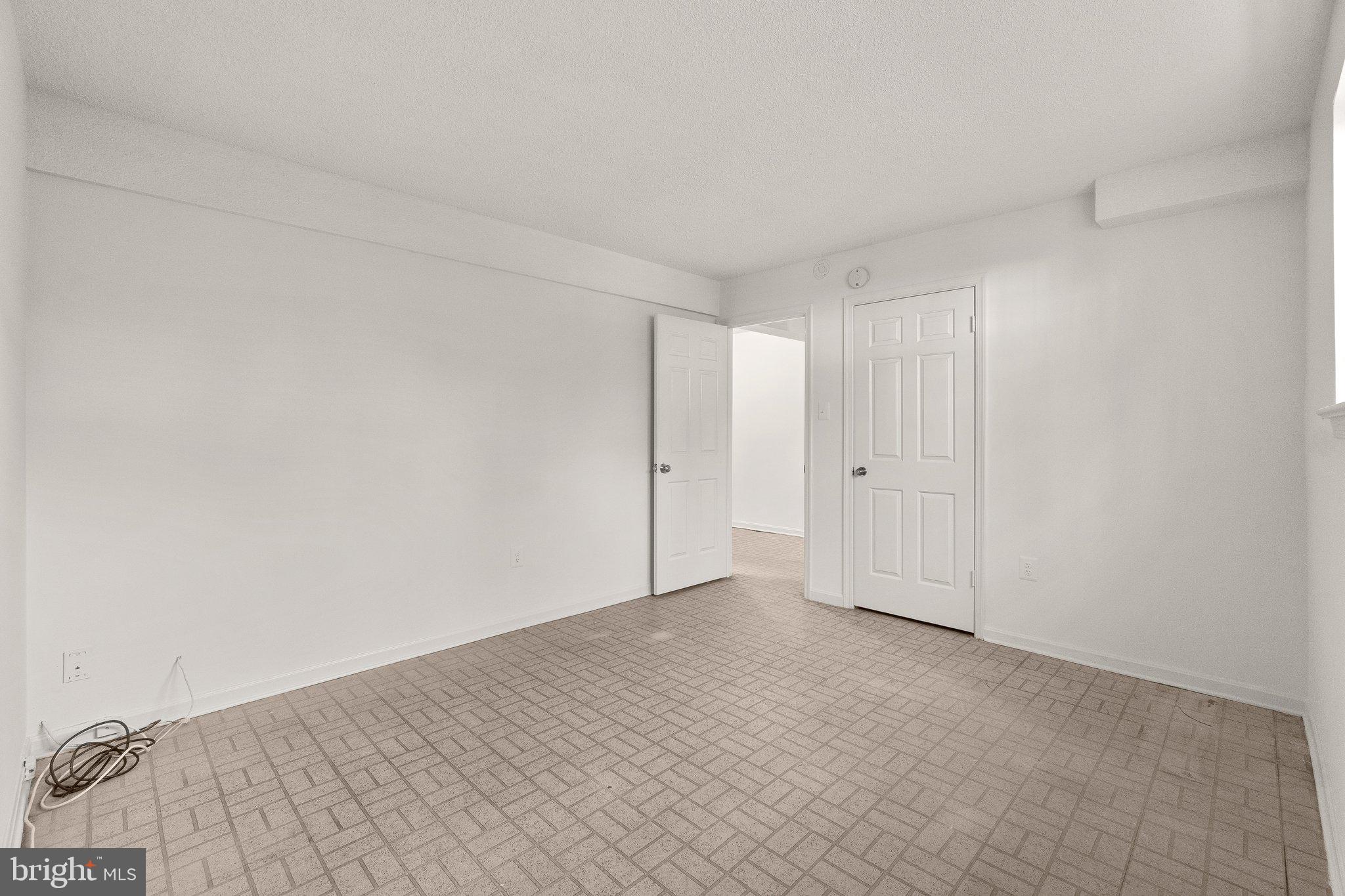 DUMONT OAKS - Residential Lease