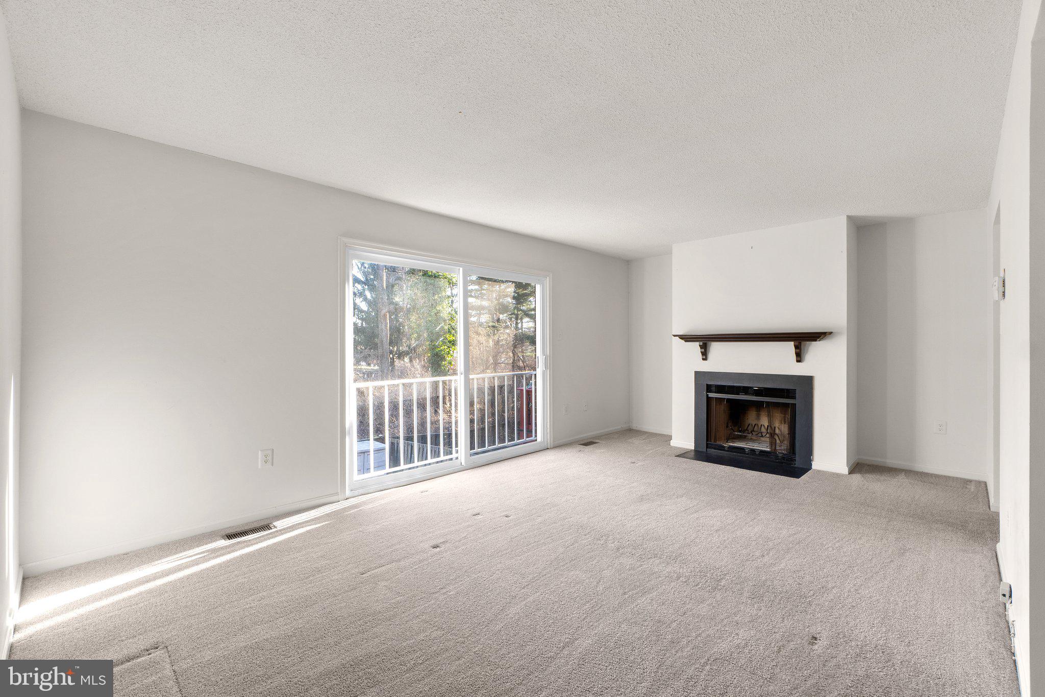 DUMONT OAKS - Residential Lease