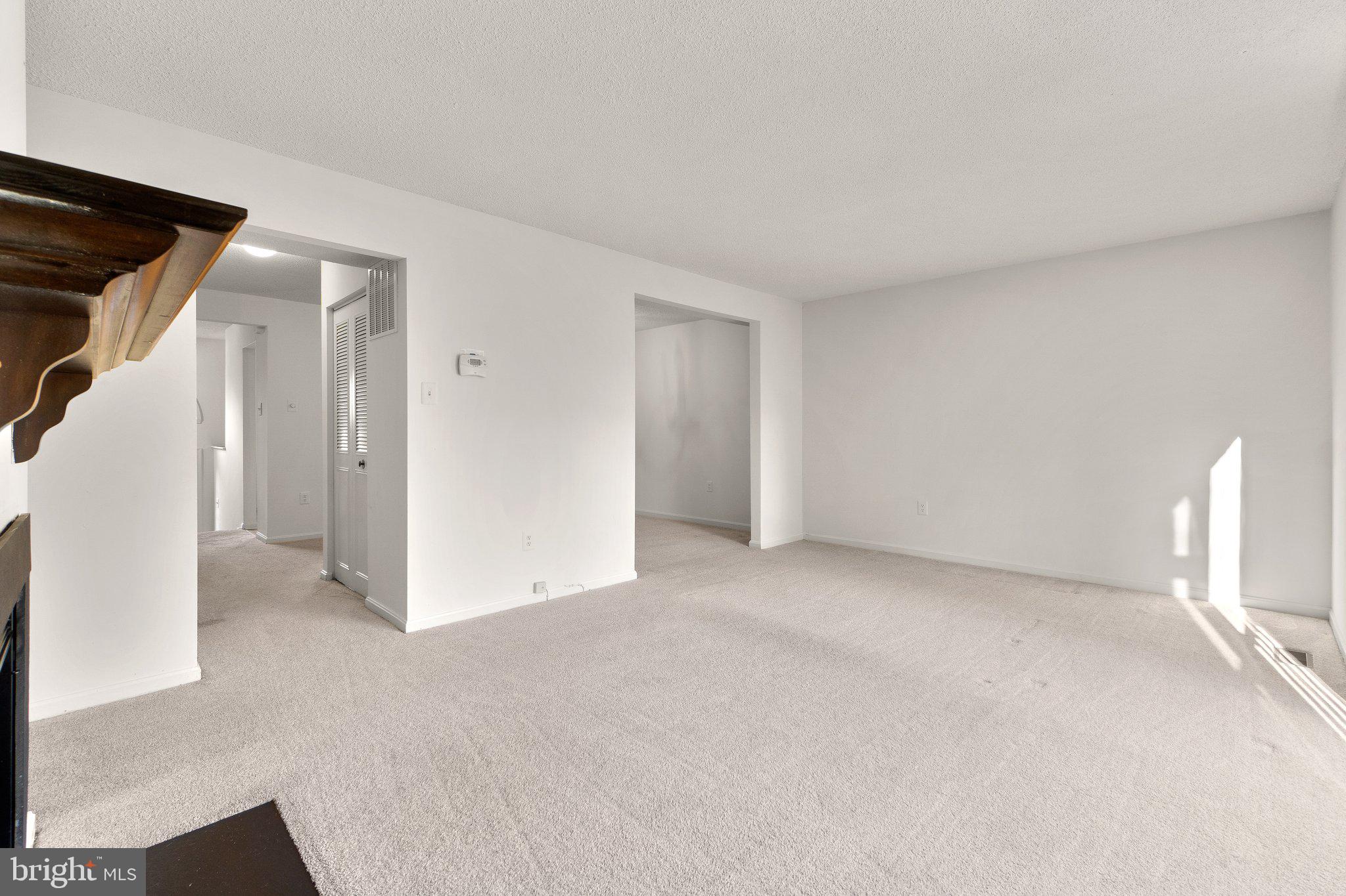 DUMONT OAKS - Residential Lease