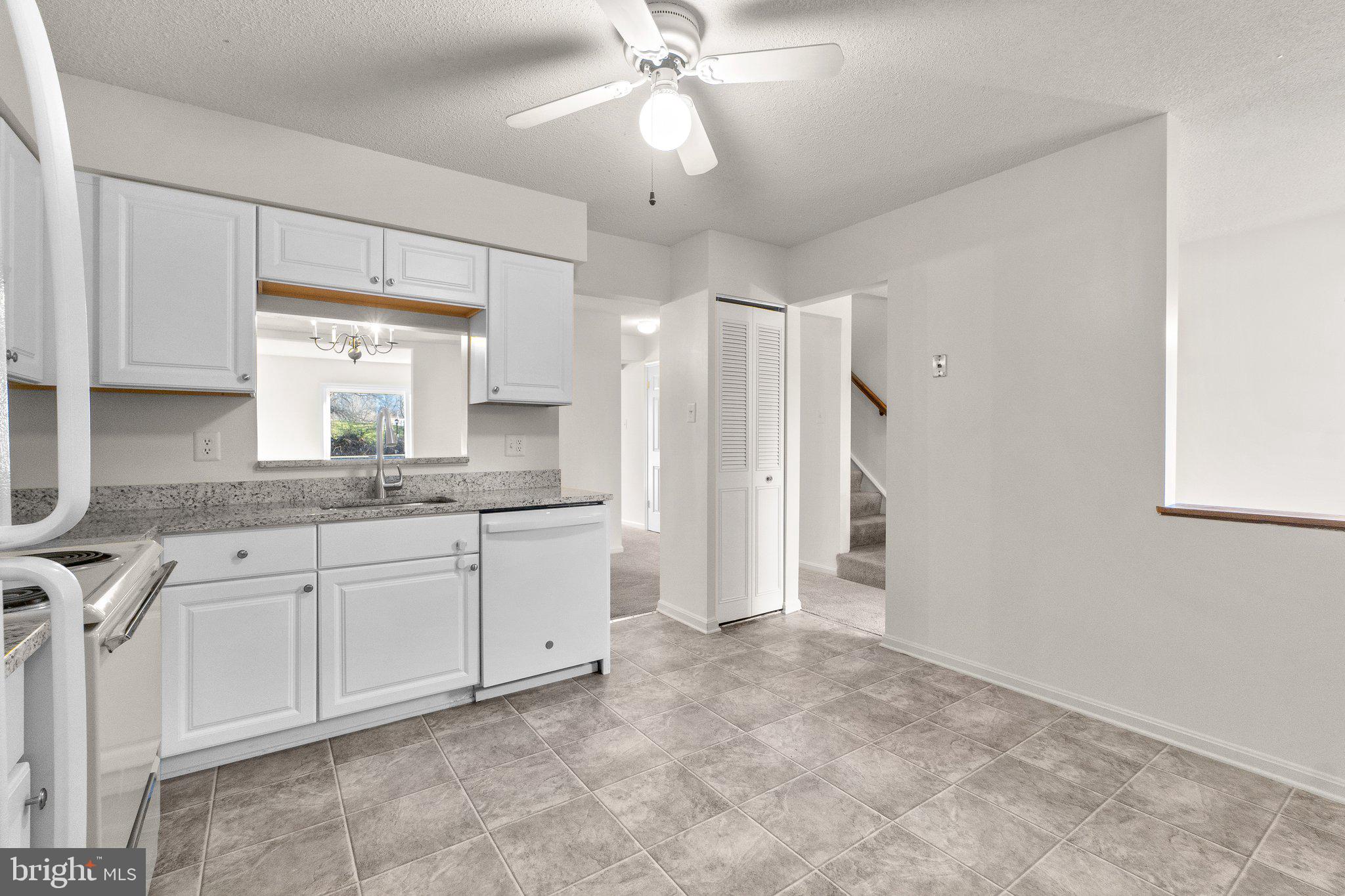 DUMONT OAKS - Residential Lease