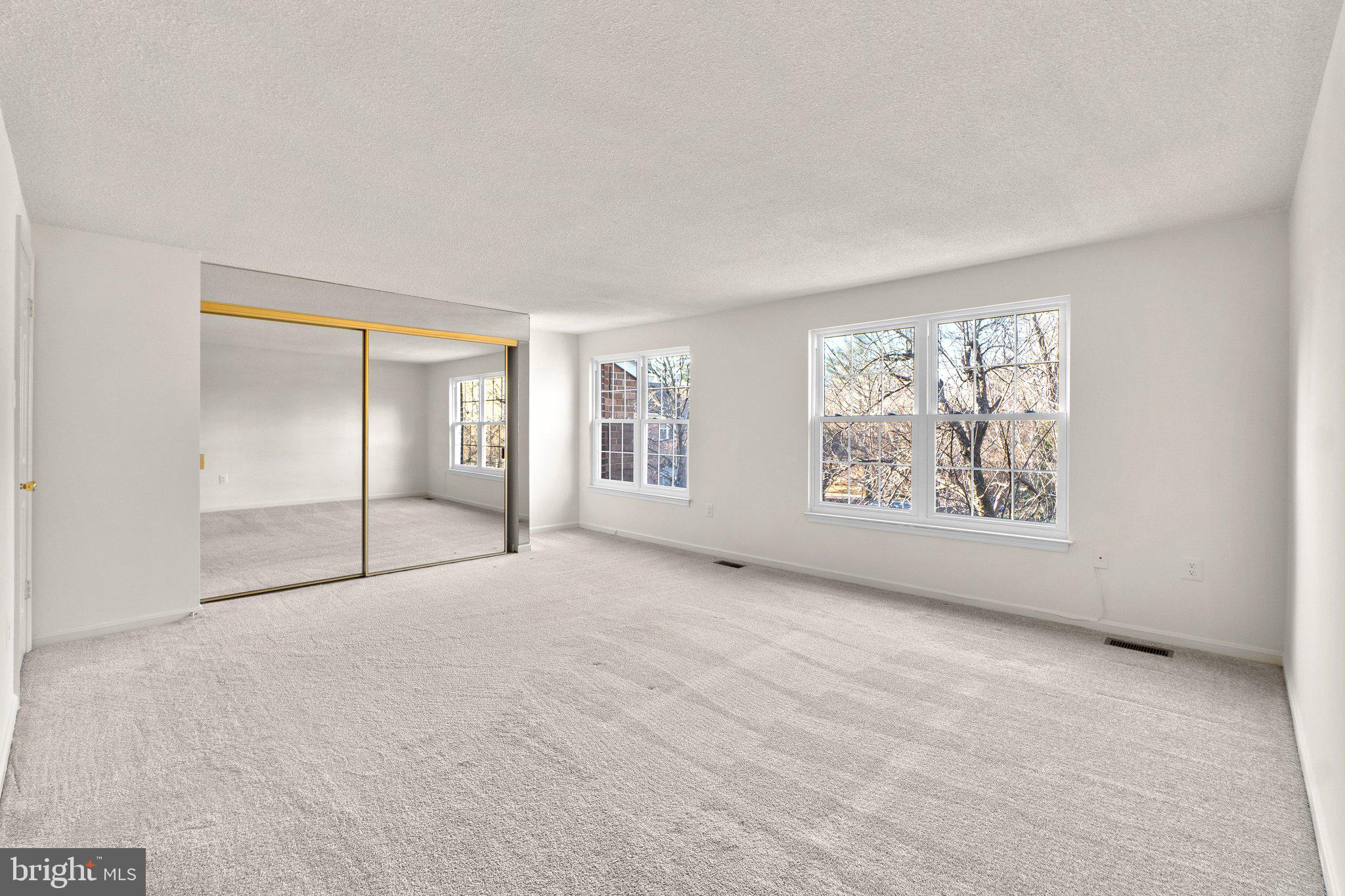 DUMONT OAKS - Residential Lease