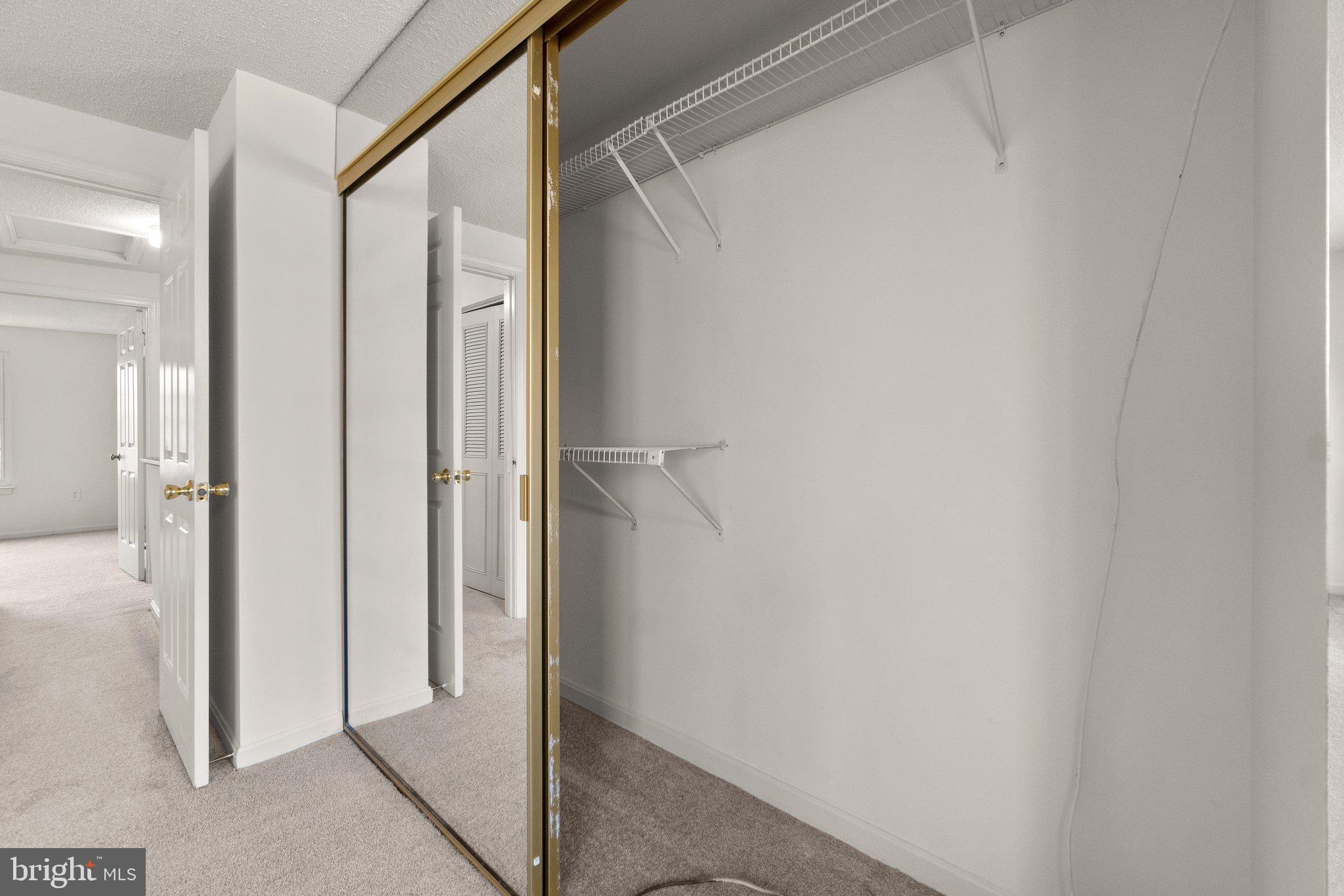 DUMONT OAKS - Residential Lease