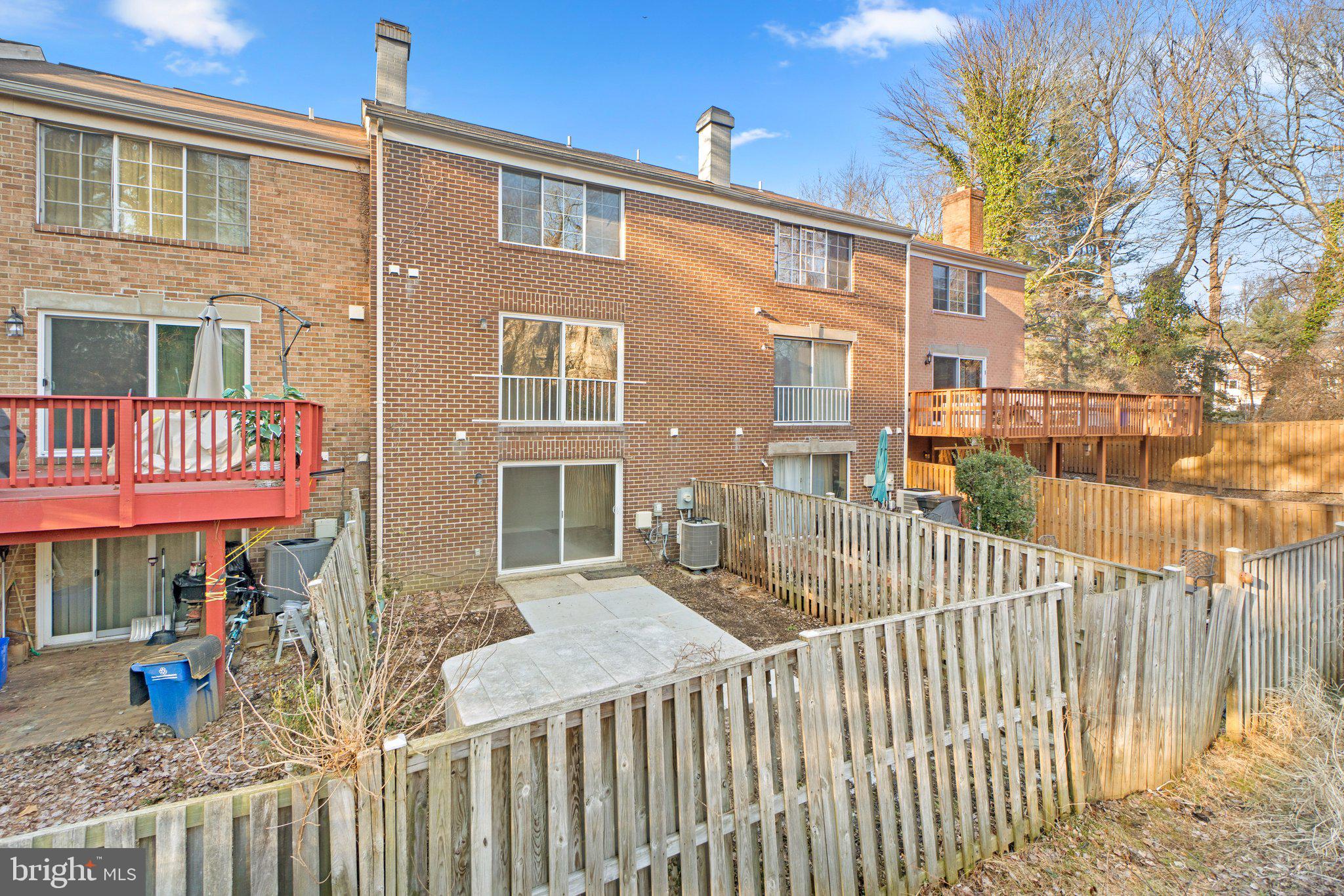 DUMONT OAKS - Residential Lease