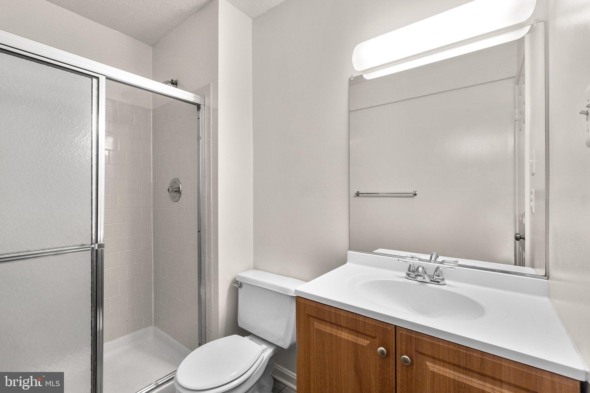 DUMONT OAKS - Residential Lease