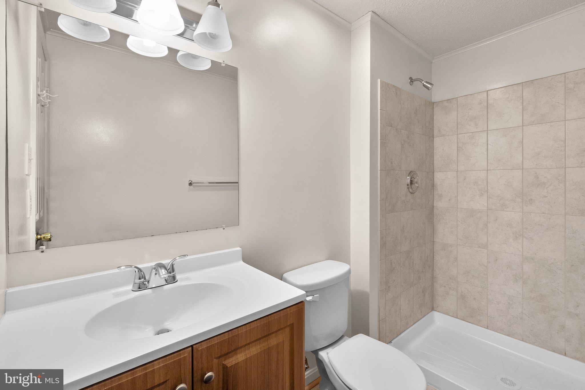 DUMONT OAKS - Residential Lease