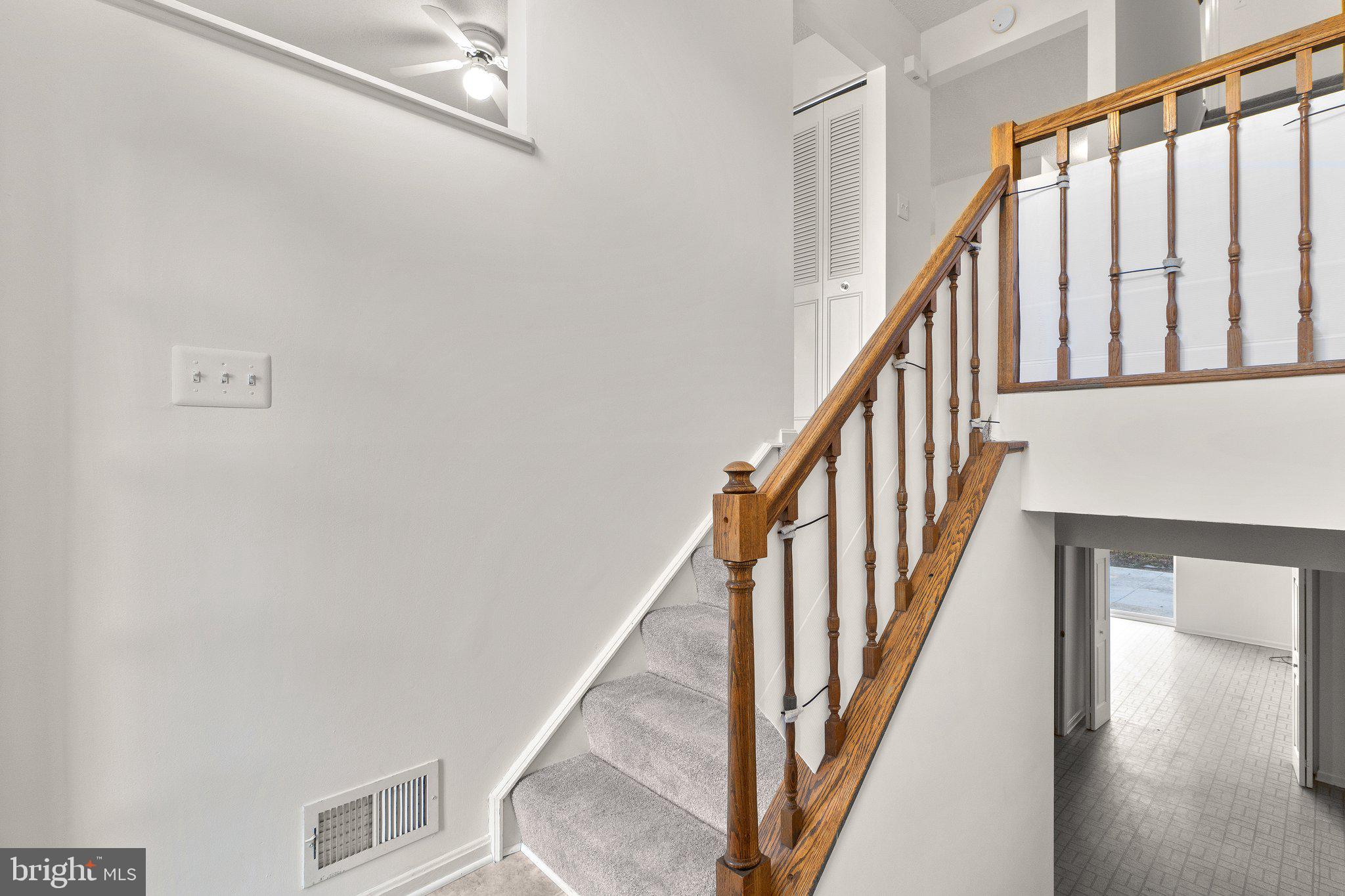 DUMONT OAKS - Residential Lease