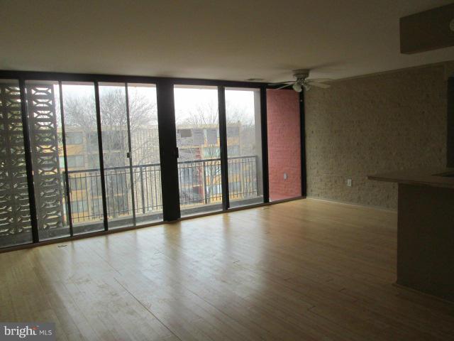 TWENTY-ONE - Residential