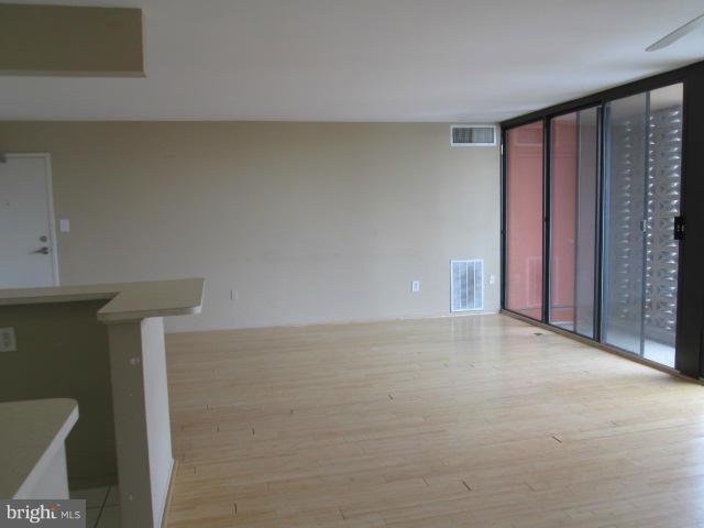 TWENTY-ONE - Residential