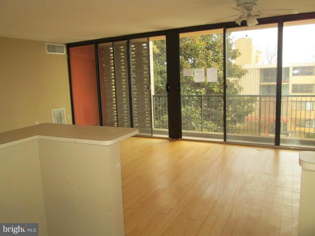 TWENTY-ONE - Residential