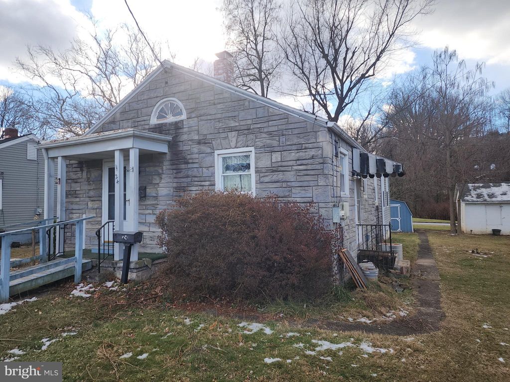 Photo of 24 Wayne Ave, NEW CUMBERLAND, PA 17070 (MLS # PACB2049298)