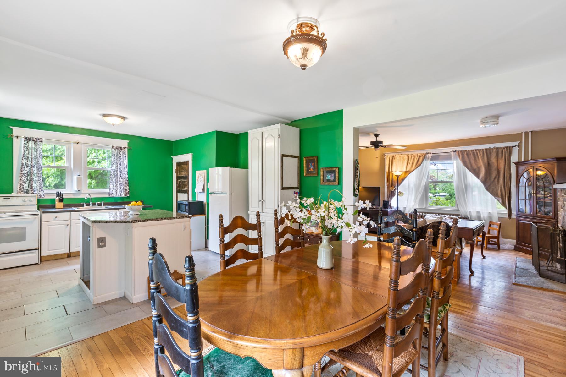 HILLCREST - Residential