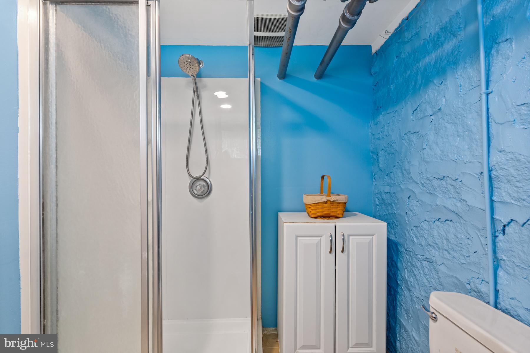 HILLCREST - Residential