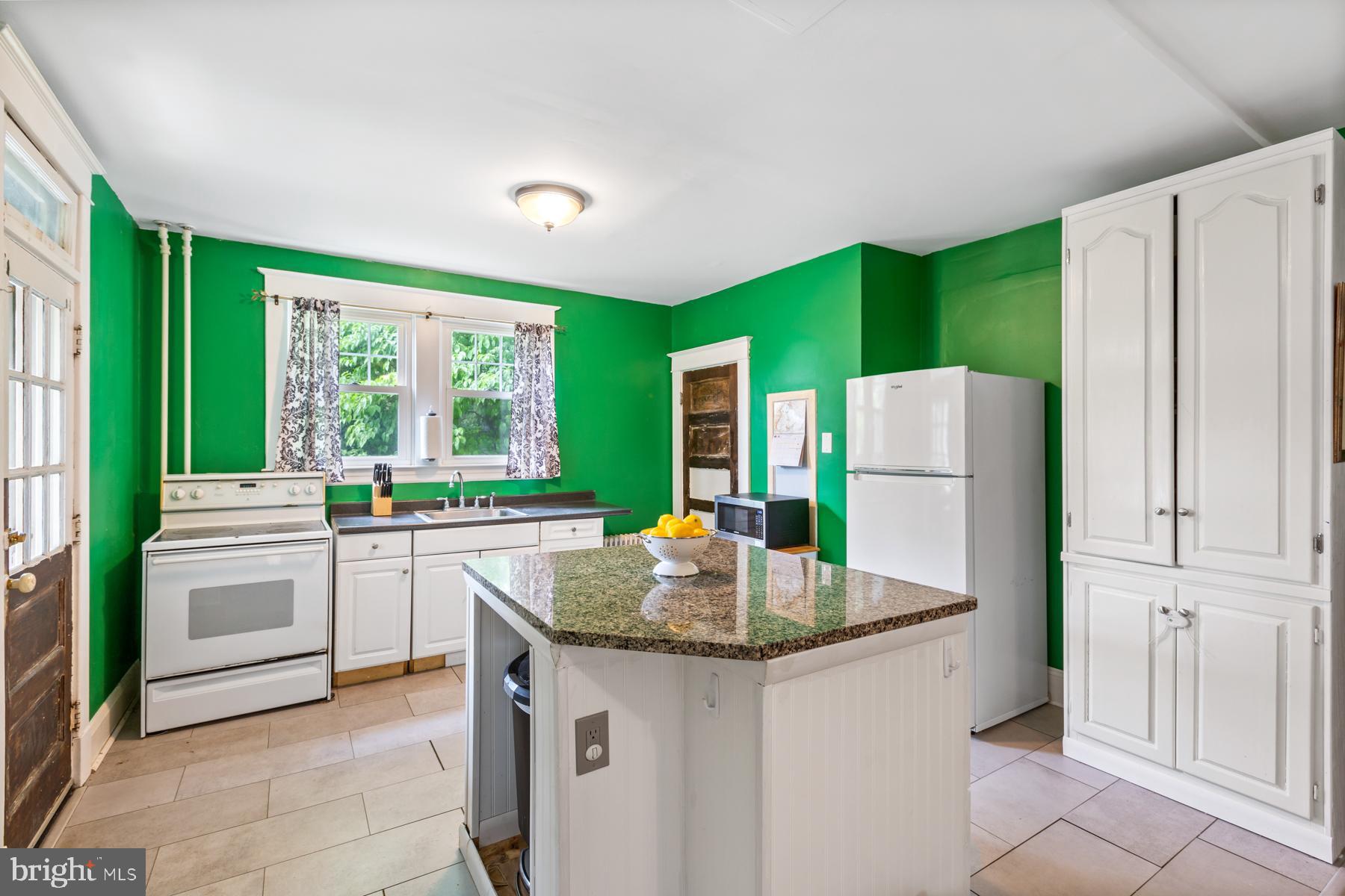 HILLCREST - Residential