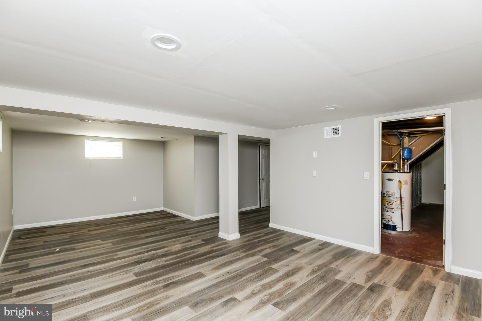 RANDALLWOOD - Residential Lease