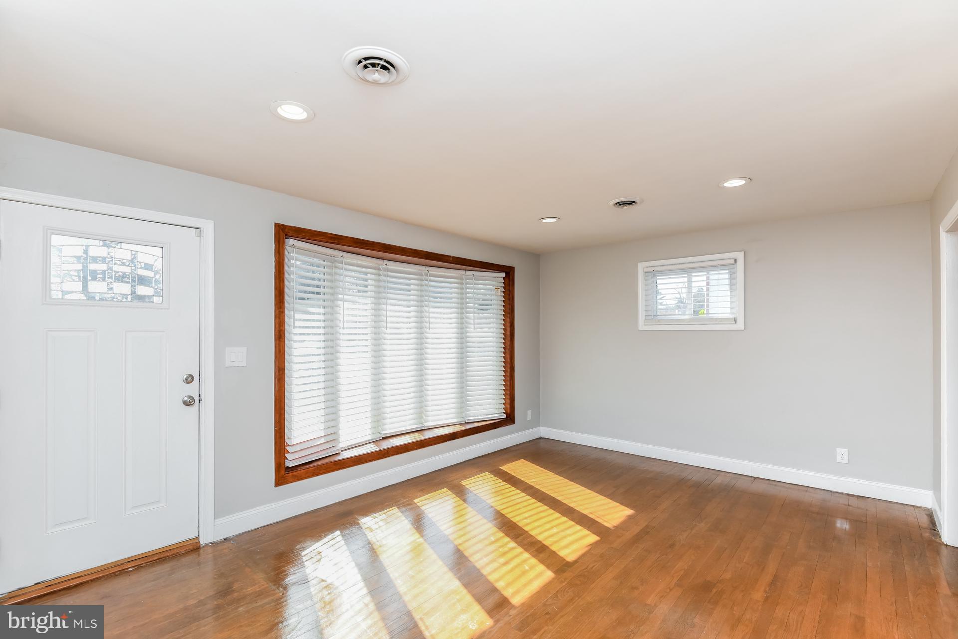 RANDALLWOOD - Residential Lease