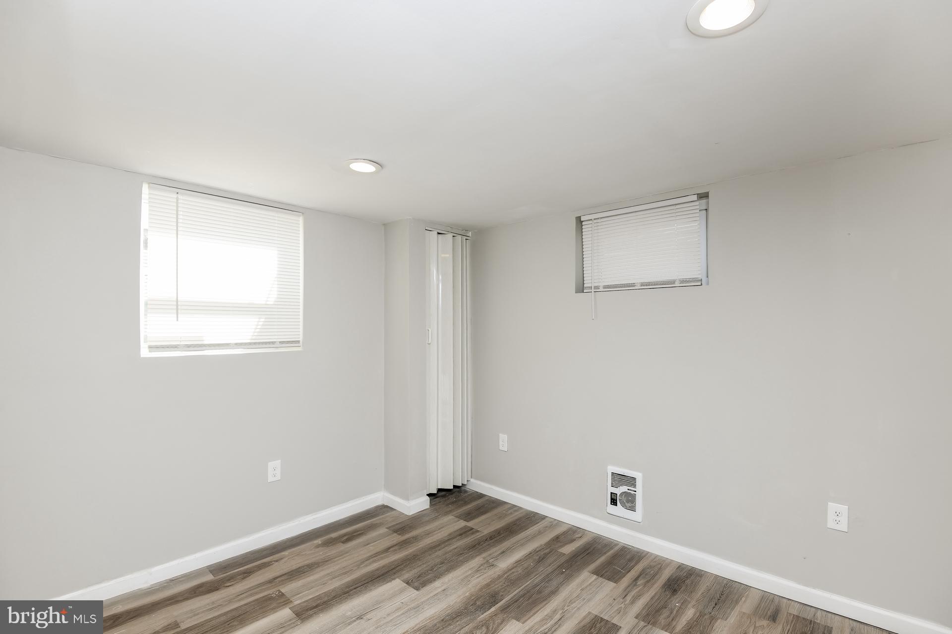 RANDALLWOOD - Residential Lease