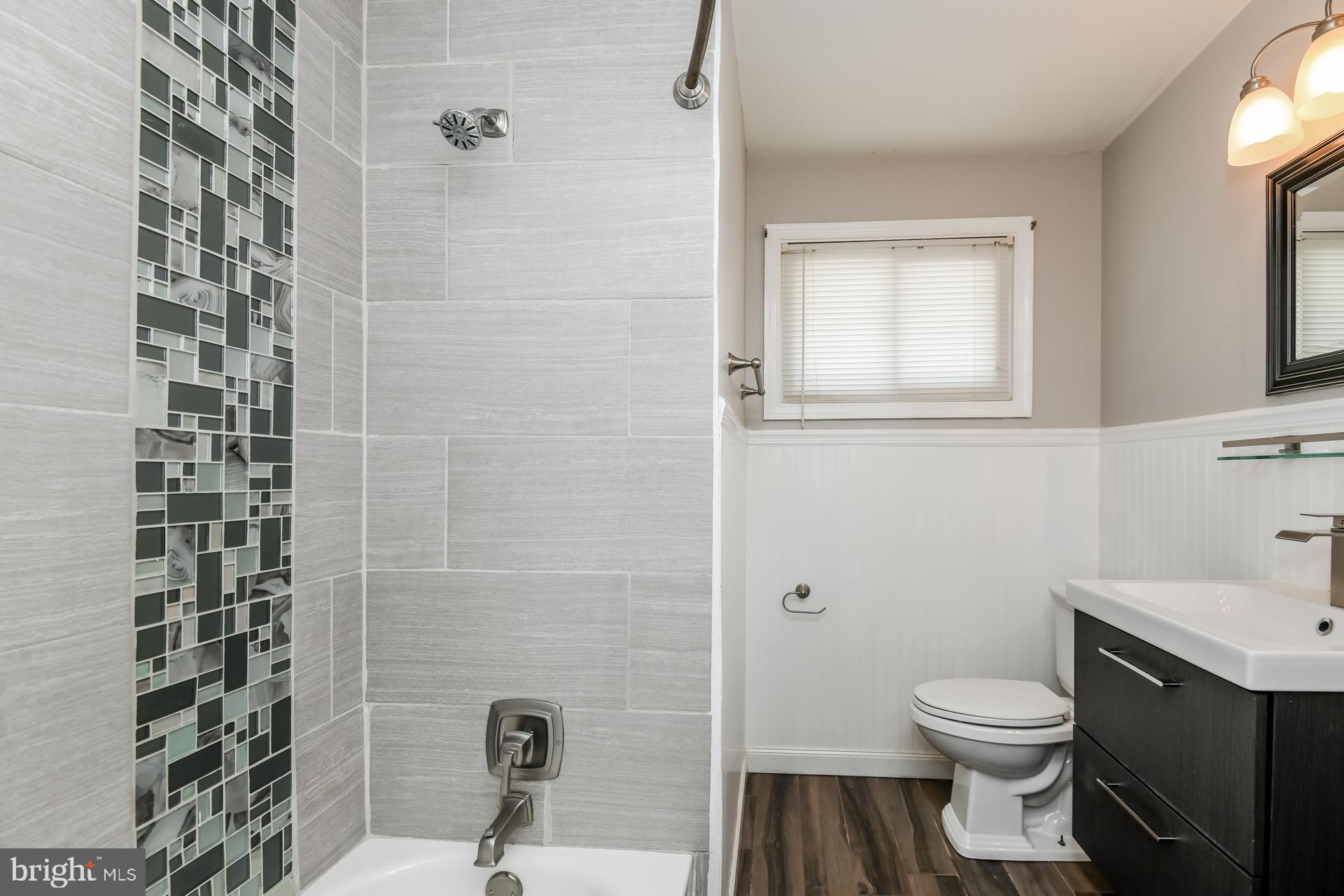 RANDALLWOOD - Residential Lease