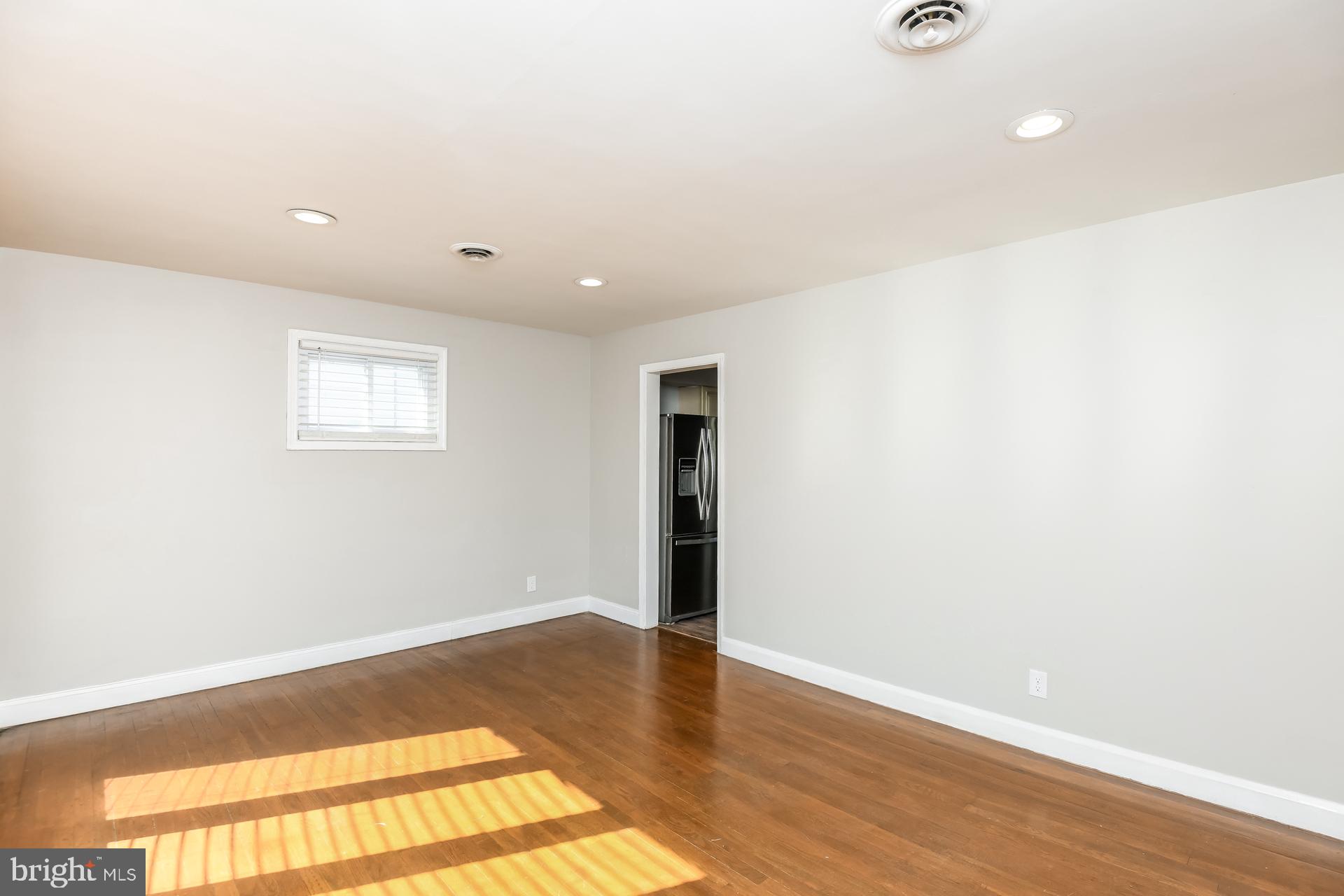 RANDALLWOOD - Residential Lease