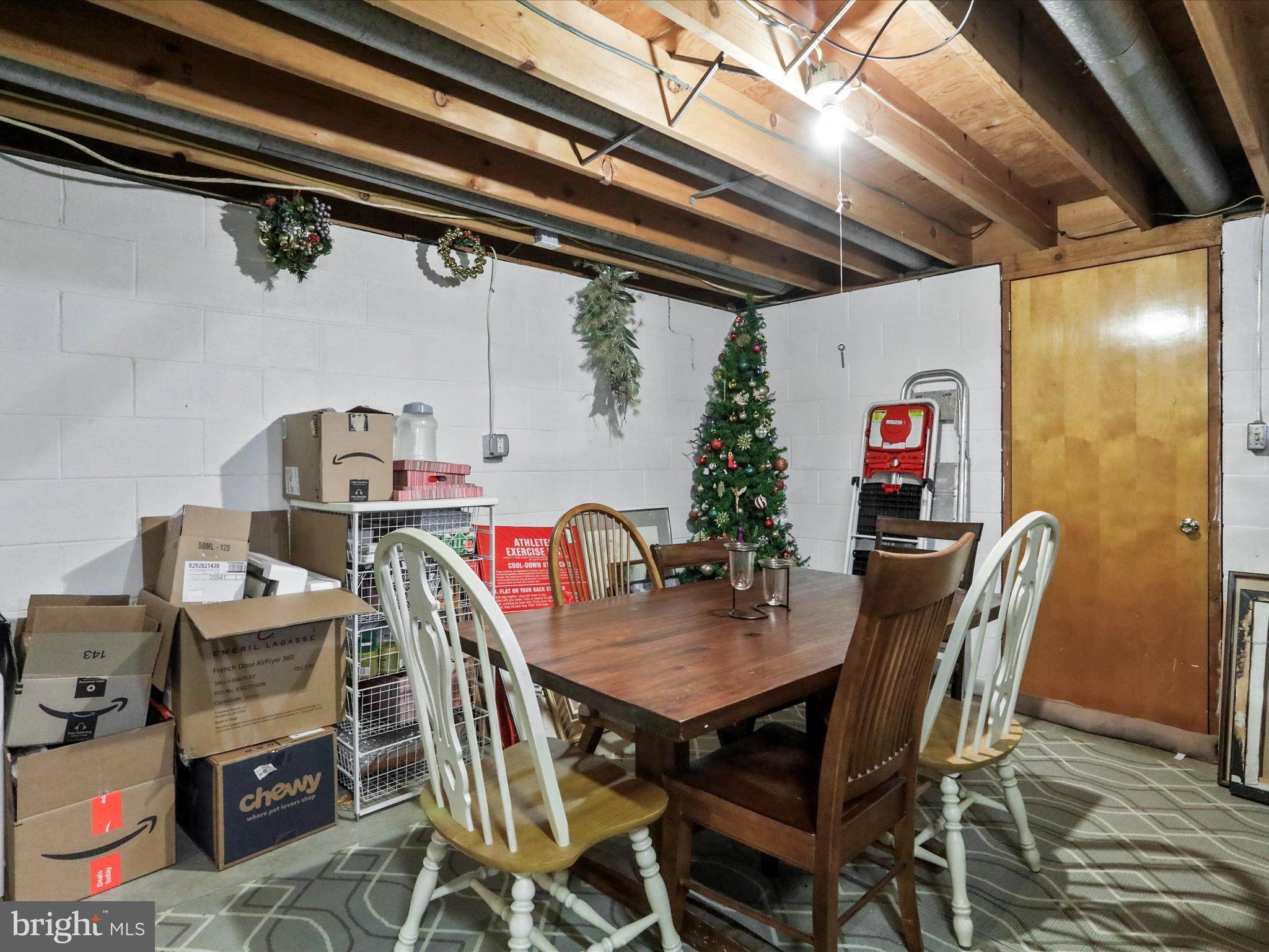 WEST SIDE - Residential